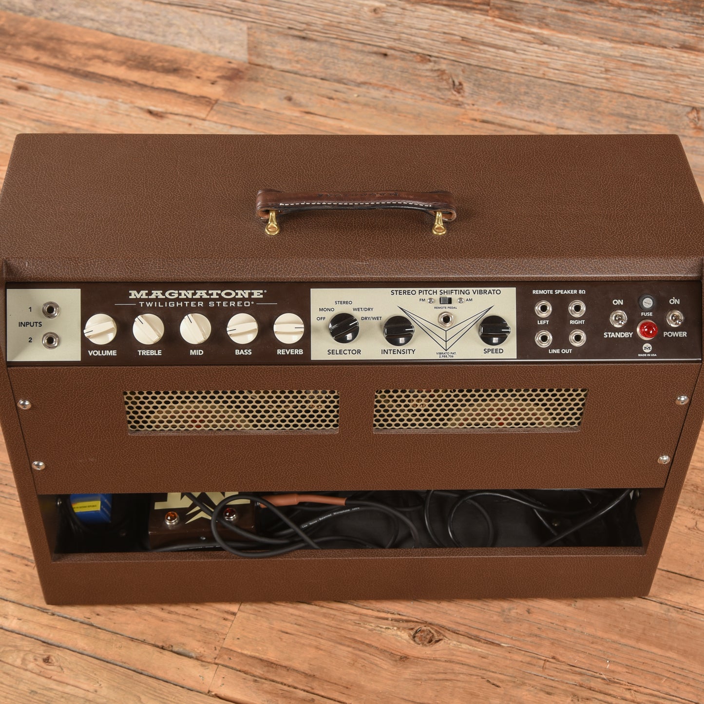 Magnatone Twilighter Stereo 22+22-Watt 2x12" Guitar Combo Amps / Guitar Amps / Guitar Cabinets