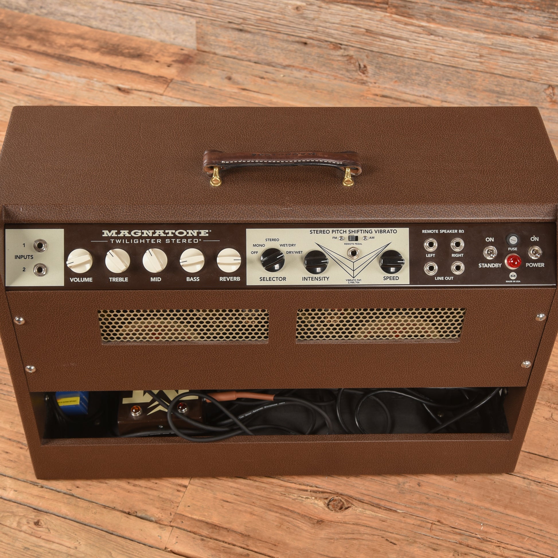 Magnatone Twilighter Stereo 22+22-Watt 2x12" Guitar Combo Amps / Guitar Amps / Guitar Cabinets