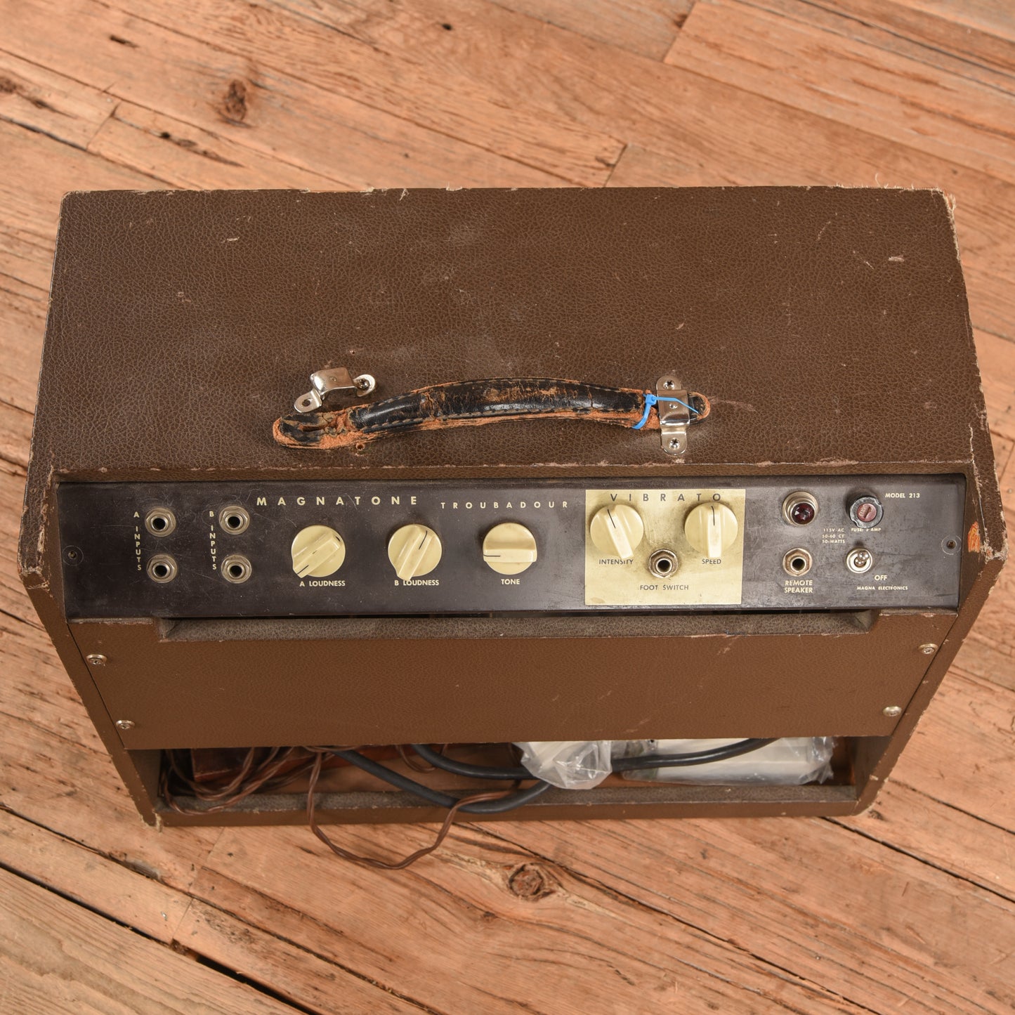 Magnatone Troubadour Model 213 2-Channel 18-Watt 1x12" Guitar Combo Amps / Guitar Amps / Guitar Combos