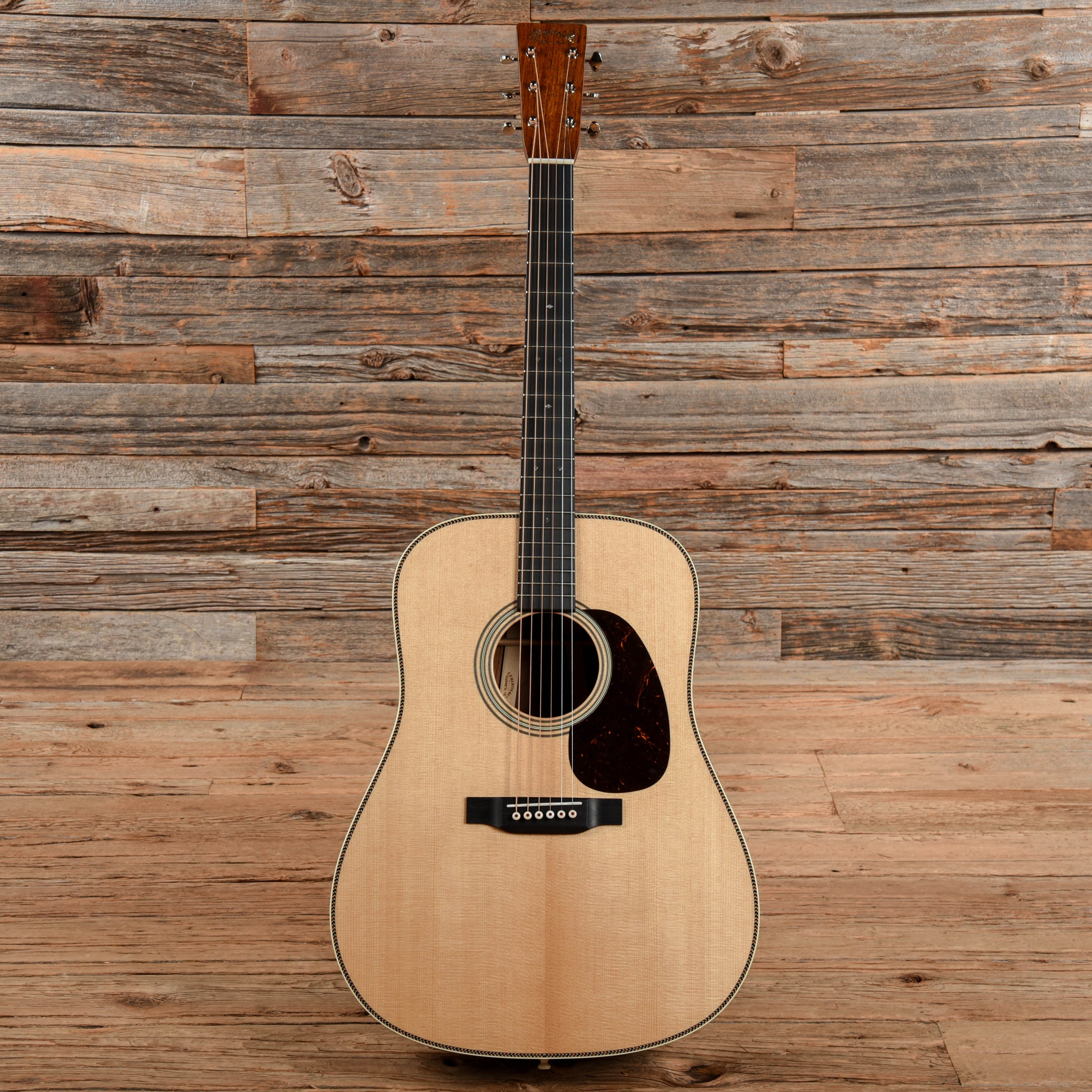 Martin Custom Shop Super D Sitka Spruce/Guatemalan Rosewood Natural Acoustic Guitars / Dreadnought