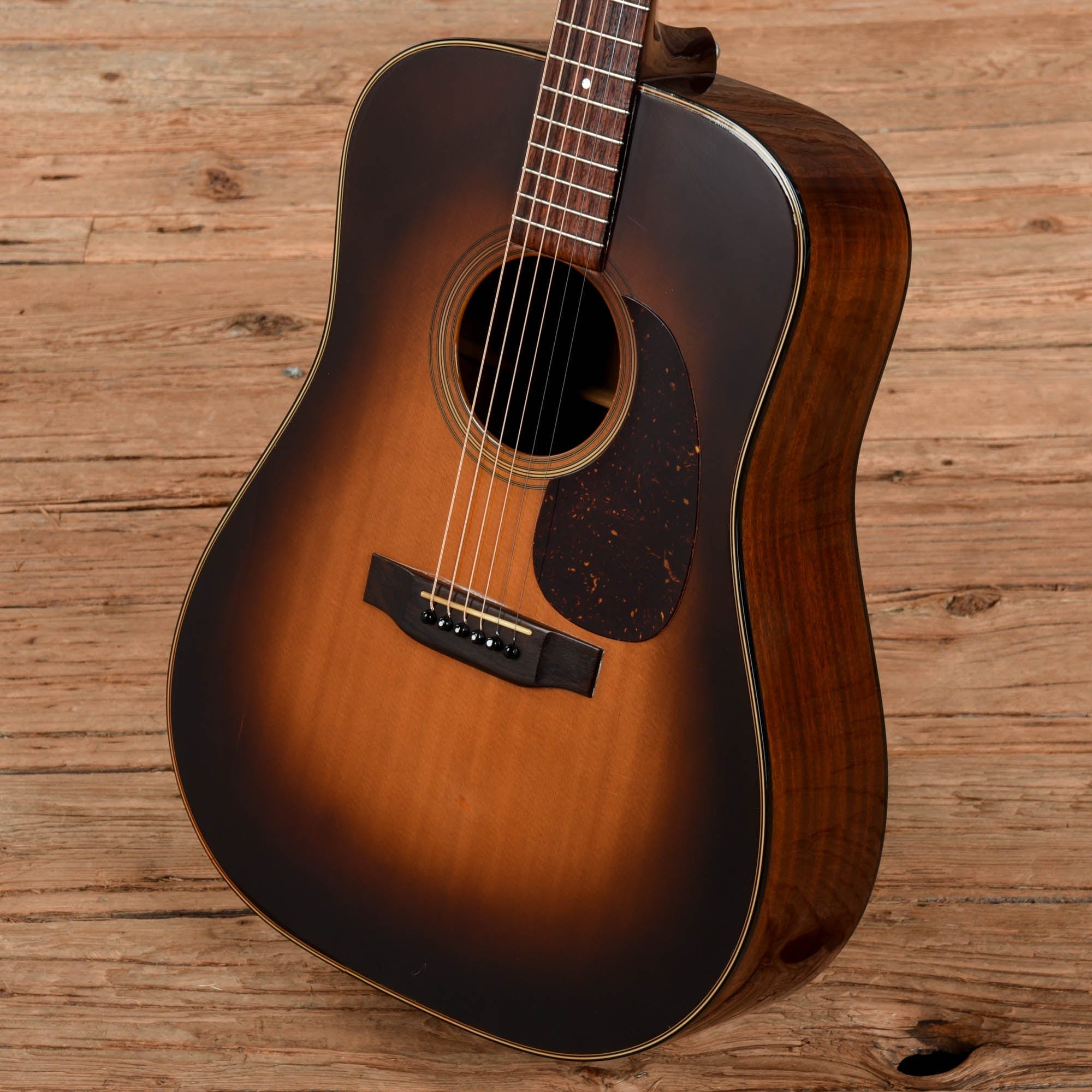 Martin D-19 Sunburst Refin 1977 Acoustic Guitars / Dreadnought