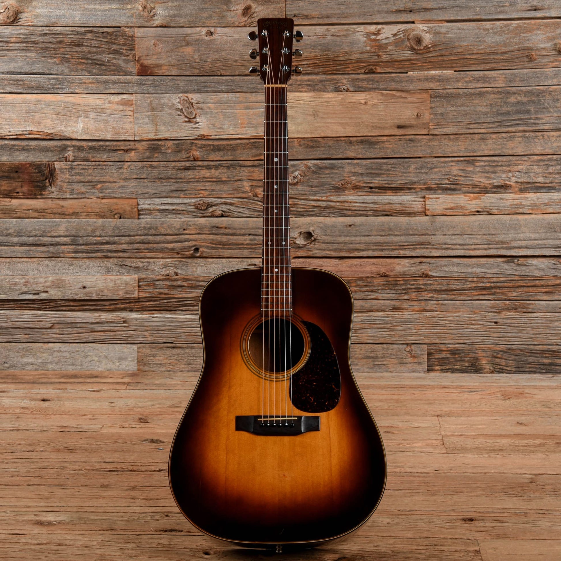 Martin D-19 Sunburst Refin 1977 Acoustic Guitars / Dreadnought