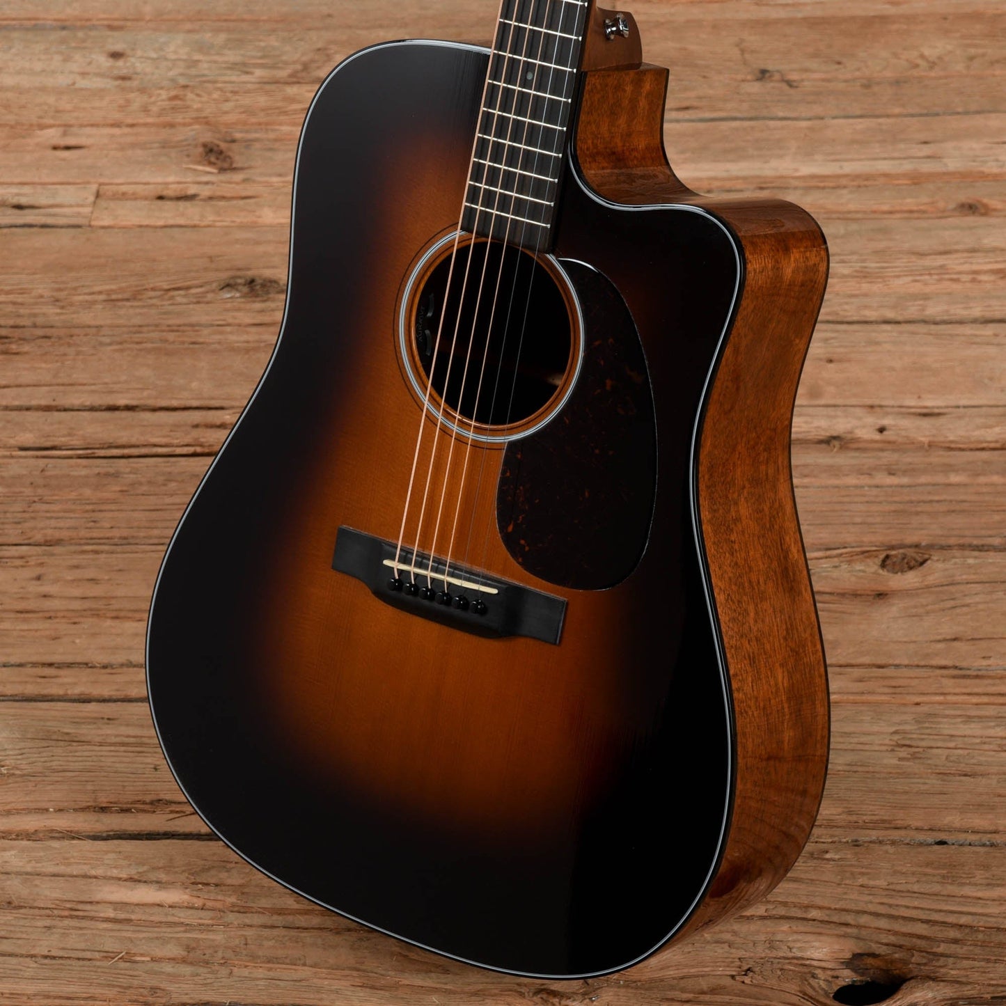 Martin DC-18E Sunburst 2000 Acoustic Guitars / Dreadnought