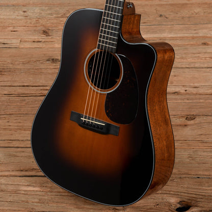 Martin DC-18E Sunburst 2000 Acoustic Guitars / Dreadnought
