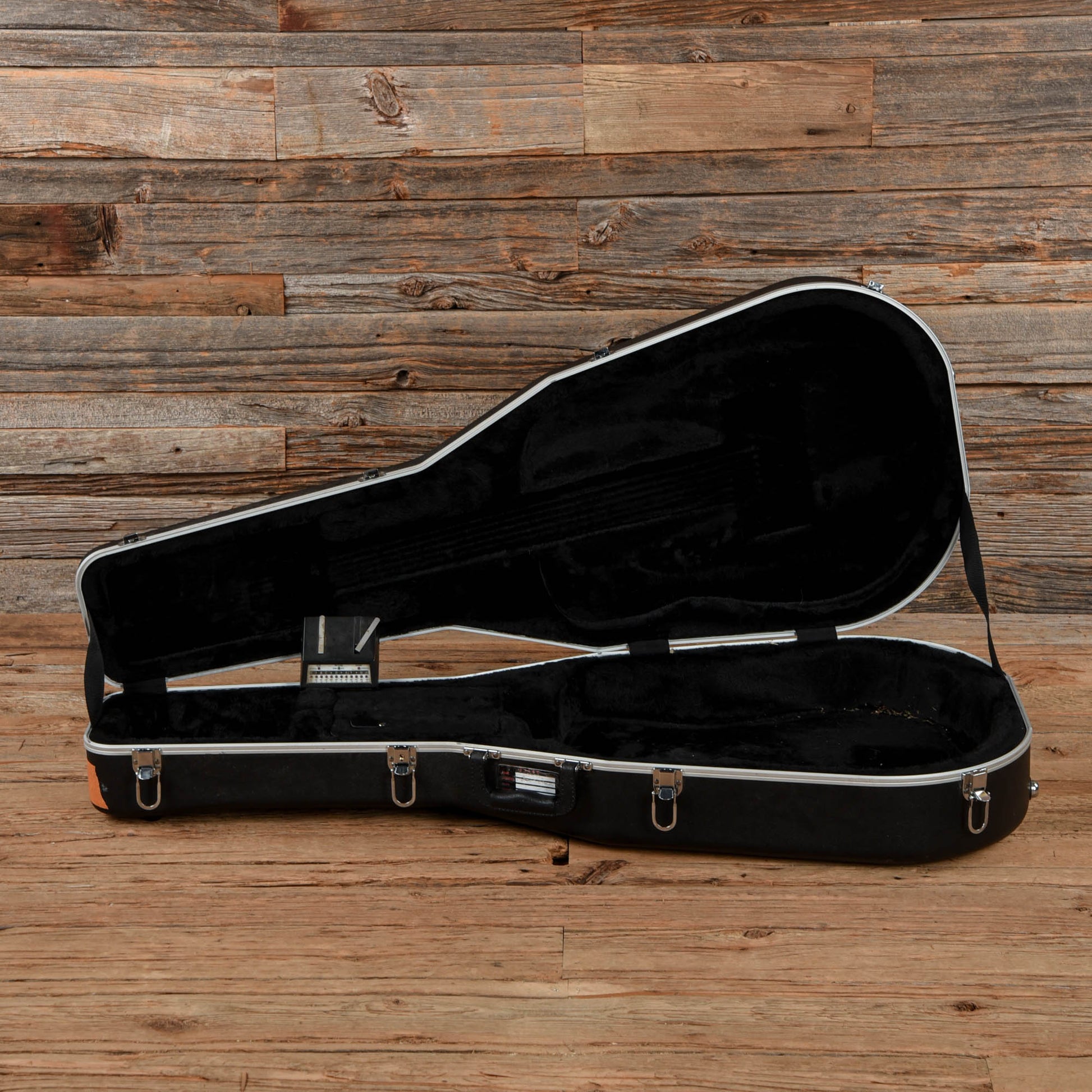 Martin DC-18E Sunburst 2000 Acoustic Guitars / Dreadnought