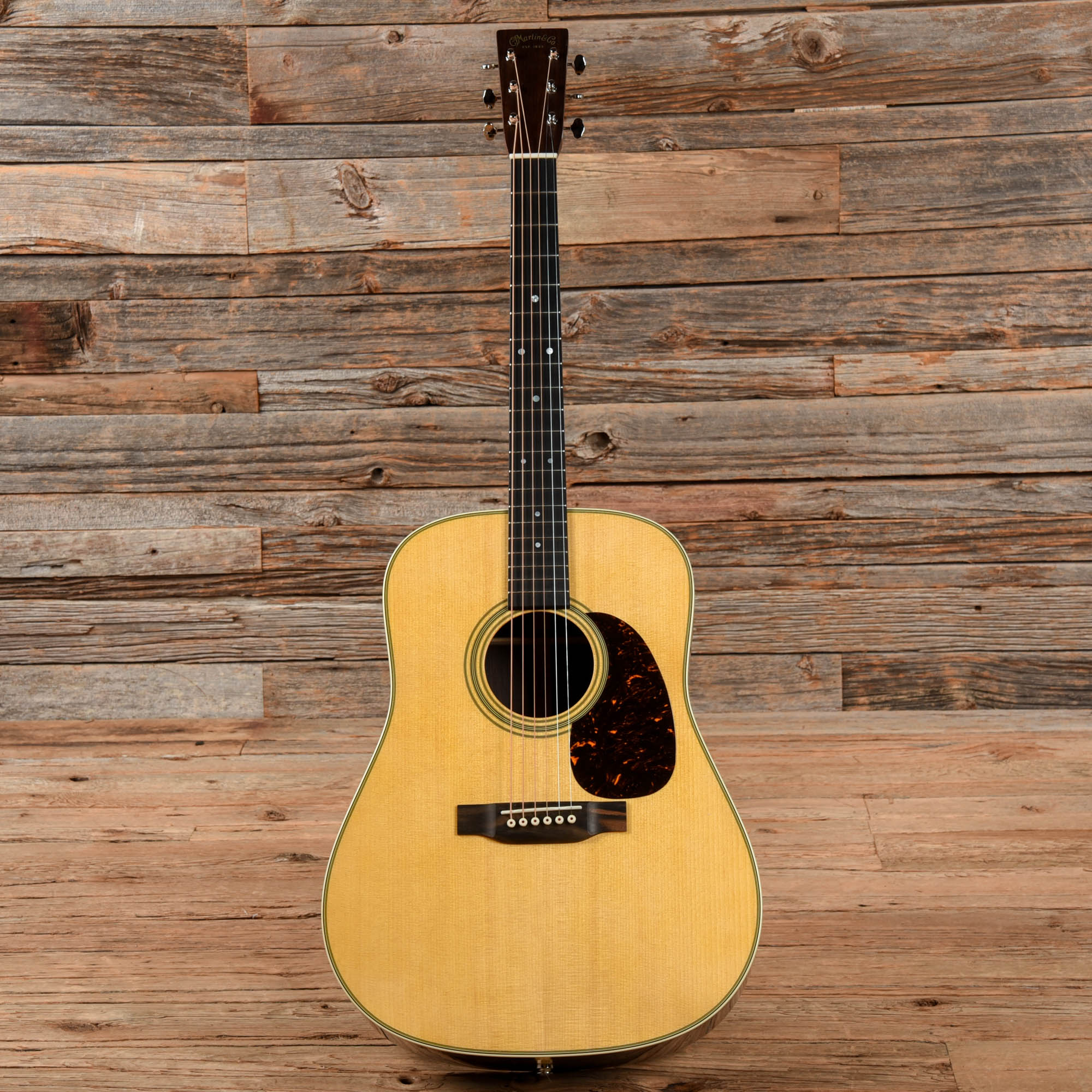 Martin Standard Series D-28 Natural Acoustic Guitars / Dreadnought