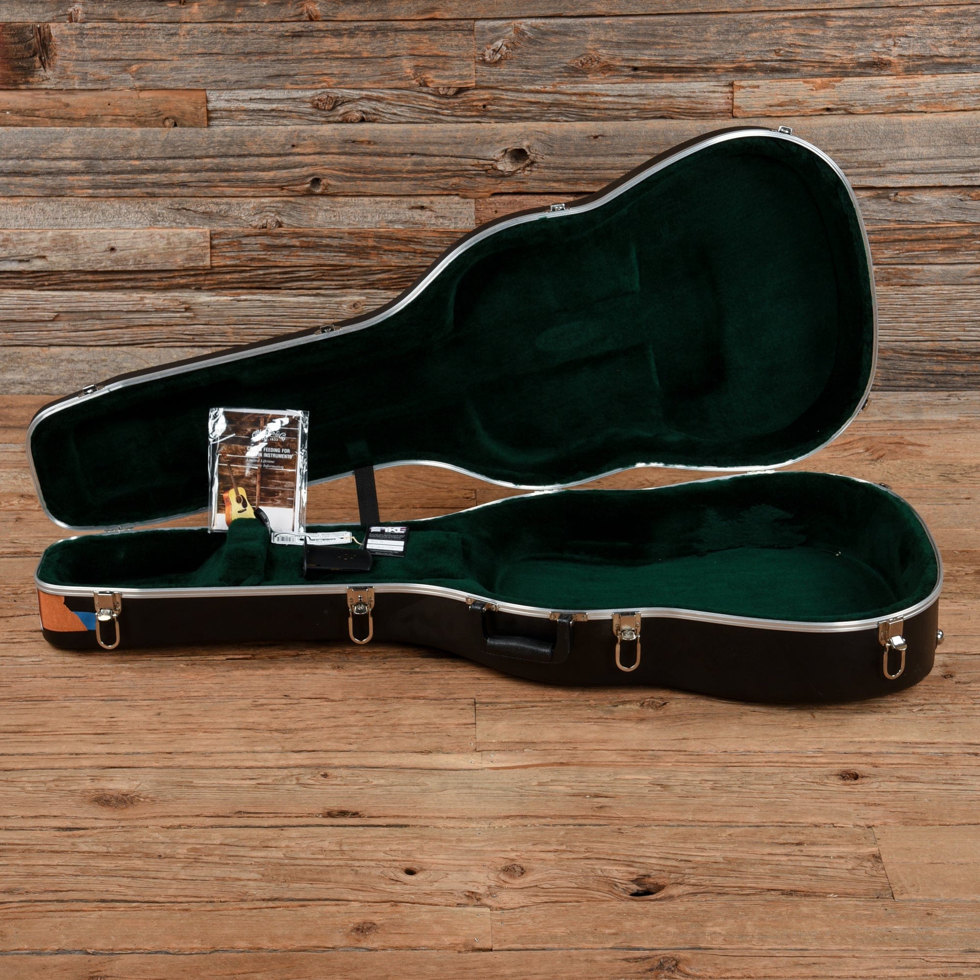 Martin Standard Series HD-28 Natural 2012 Acoustic Guitars / Dreadnought