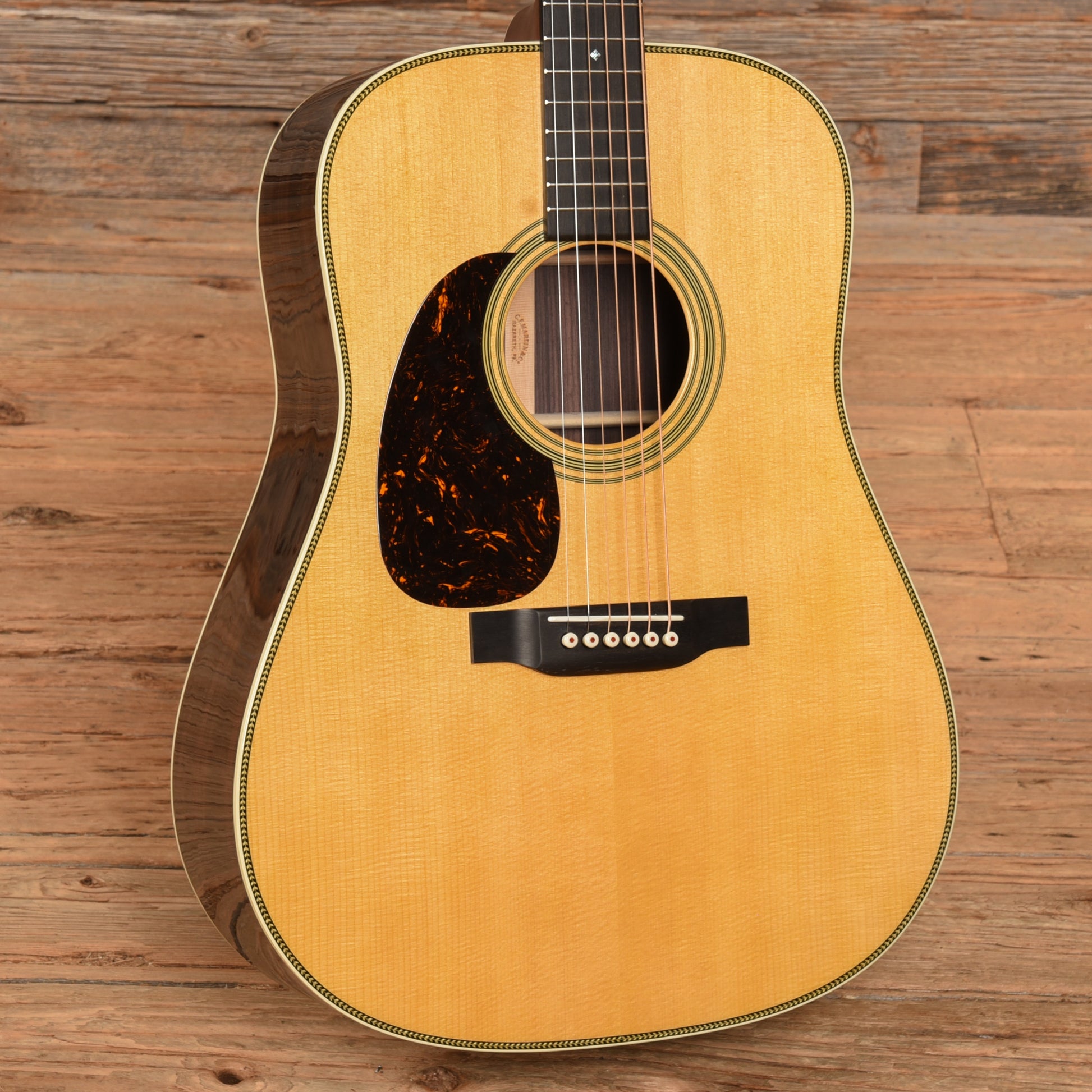 Martin Standard Series HD-28 Natural  LEFTY Acoustic Guitars / Dreadnought