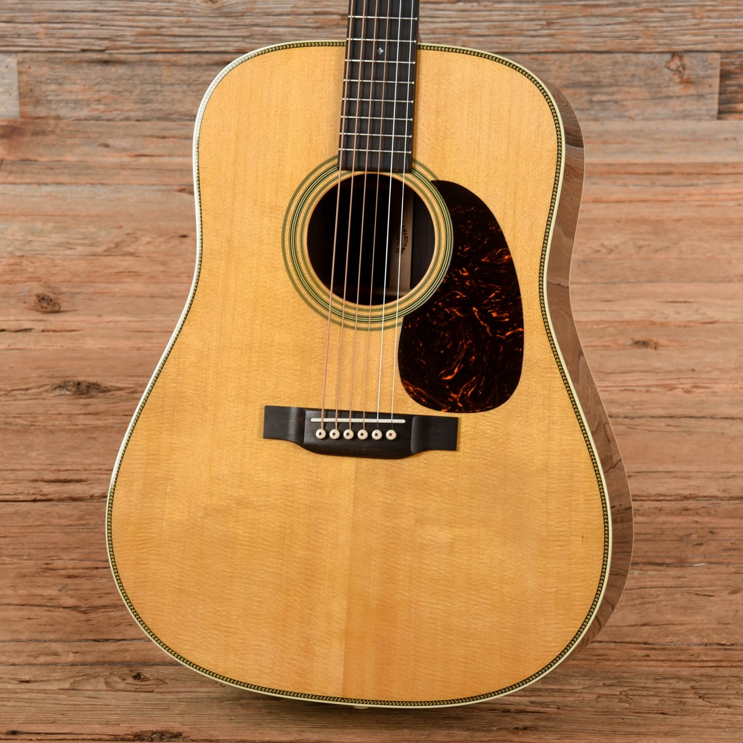 Martin Standard Series HD-28 Natural Acoustic Guitars / Dreadnought