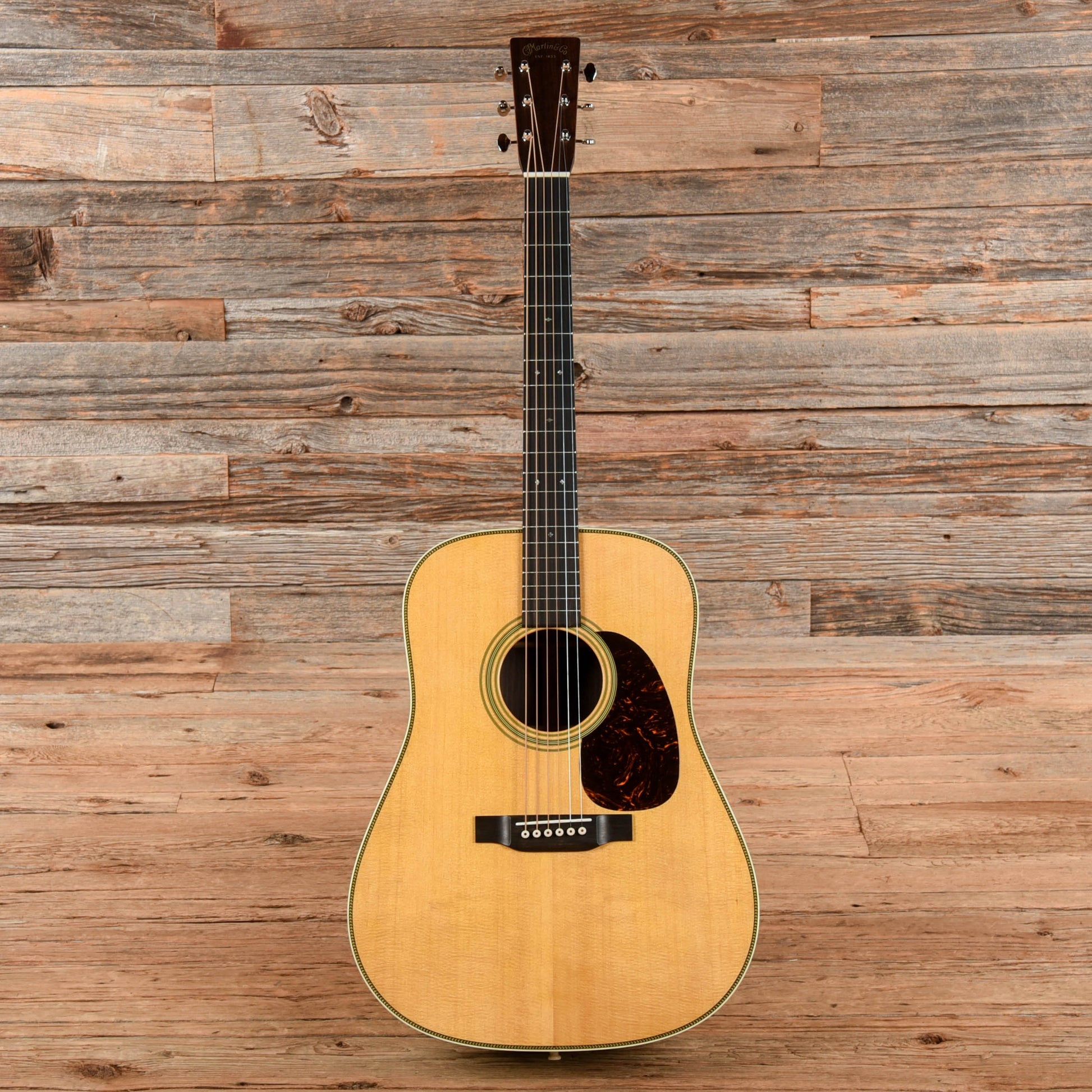 Martin Standard Series HD-28 Natural Acoustic Guitars / Dreadnought