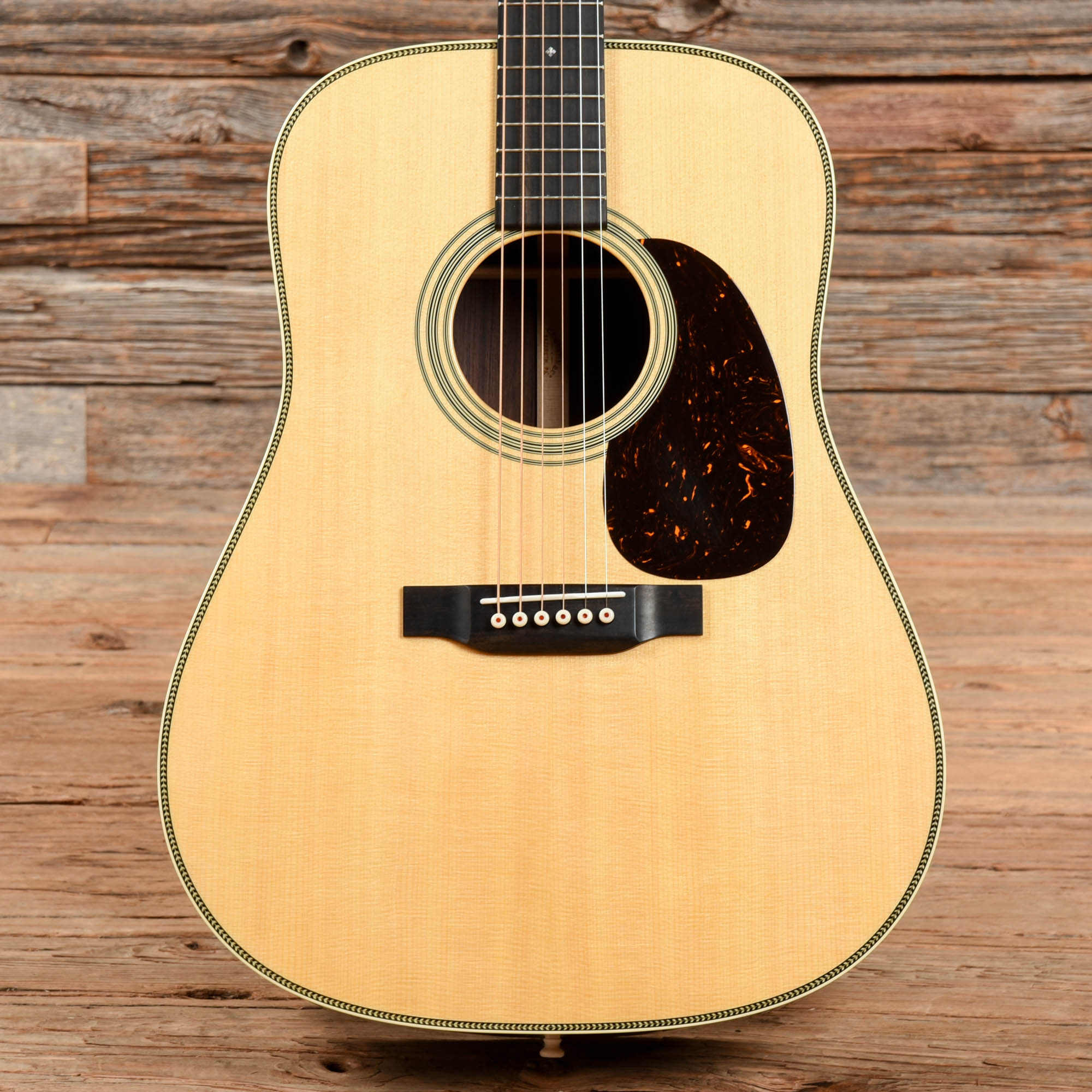 Martin Standard Series HD-28 Natural Acoustic Guitars / Dreadnought