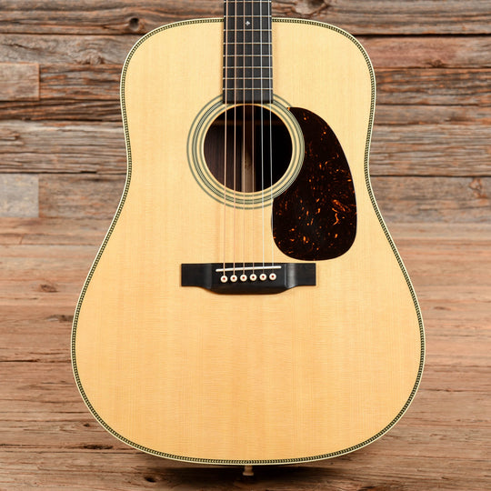 Martin Standard Series HD-28 Natural Acoustic Guitars / Dreadnought