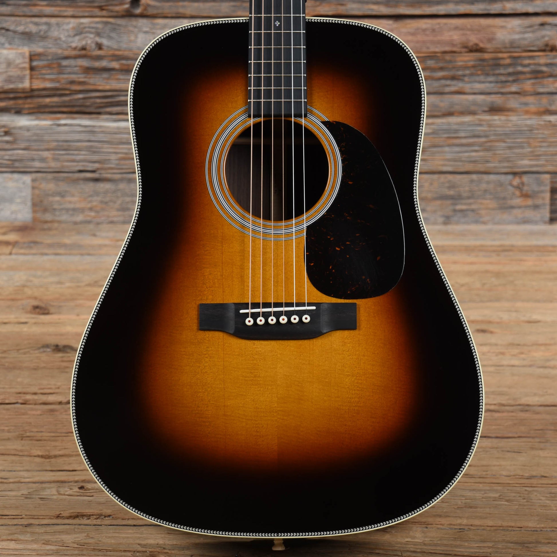 Martin Standard Series HD-28 Sunburst 2023 Acoustic Guitars / Dreadnought