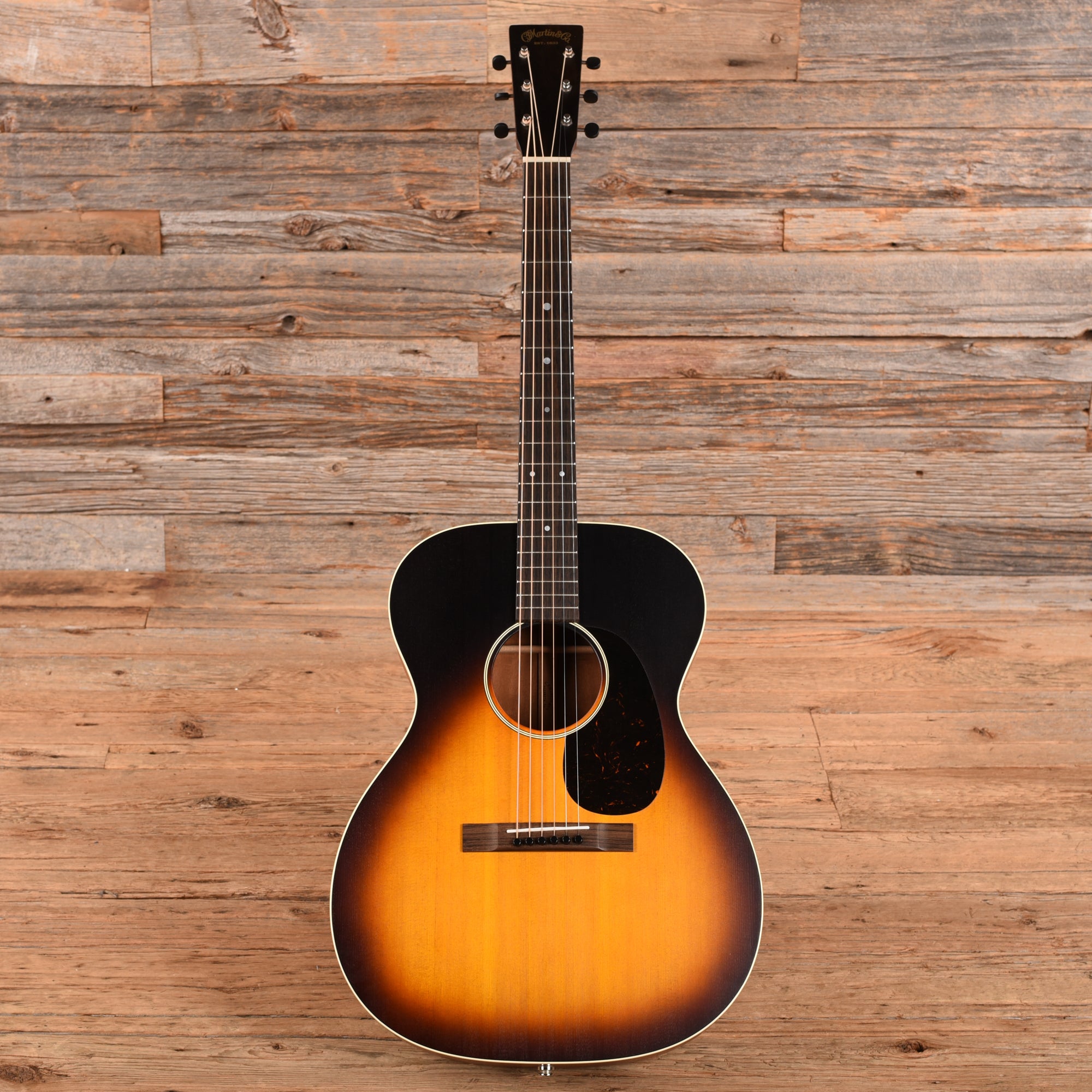 Martin 000-17 Whiskey Sunburst 2024 Acoustic Guitars