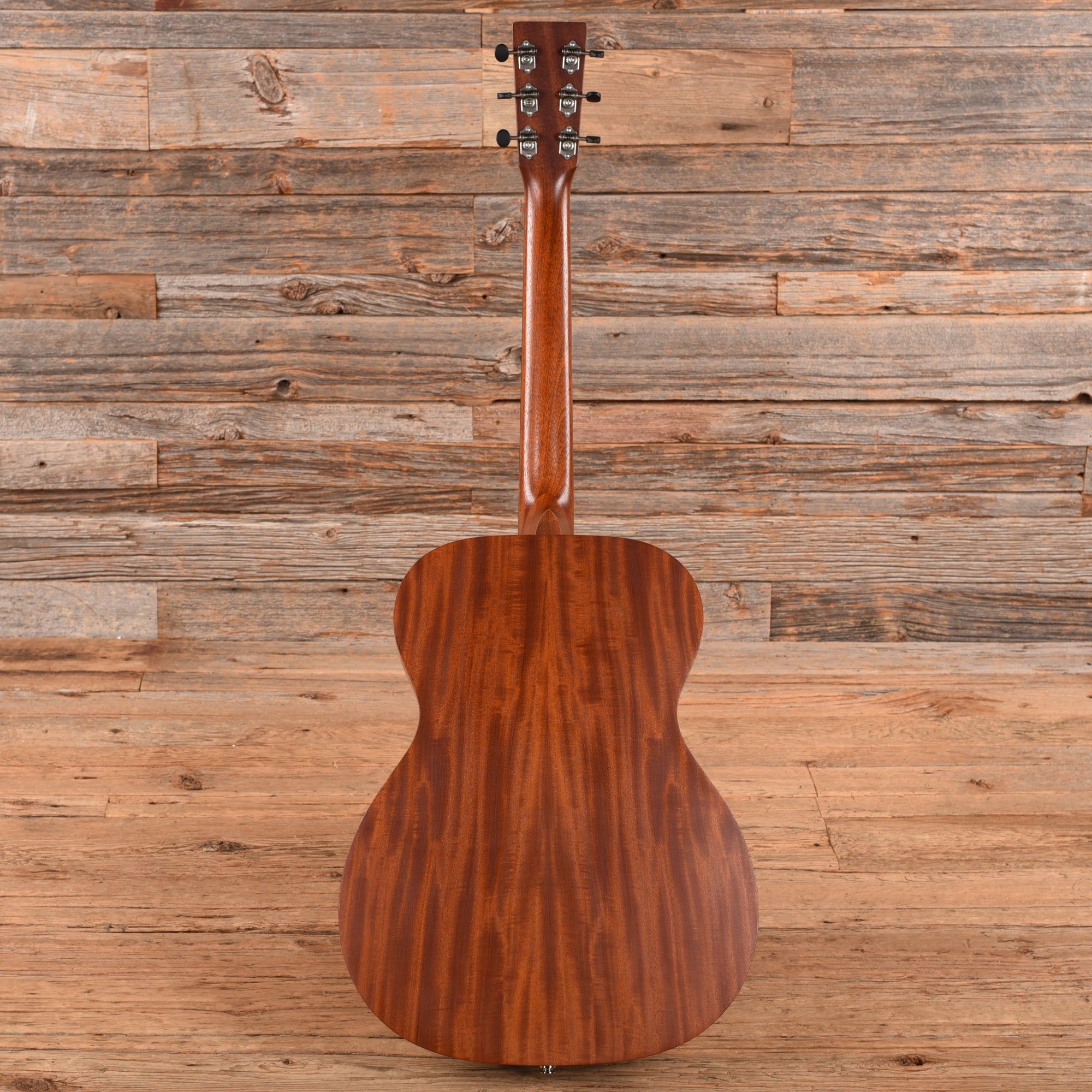 Martin 000-17 Whiskey Sunburst 2024 Acoustic Guitars