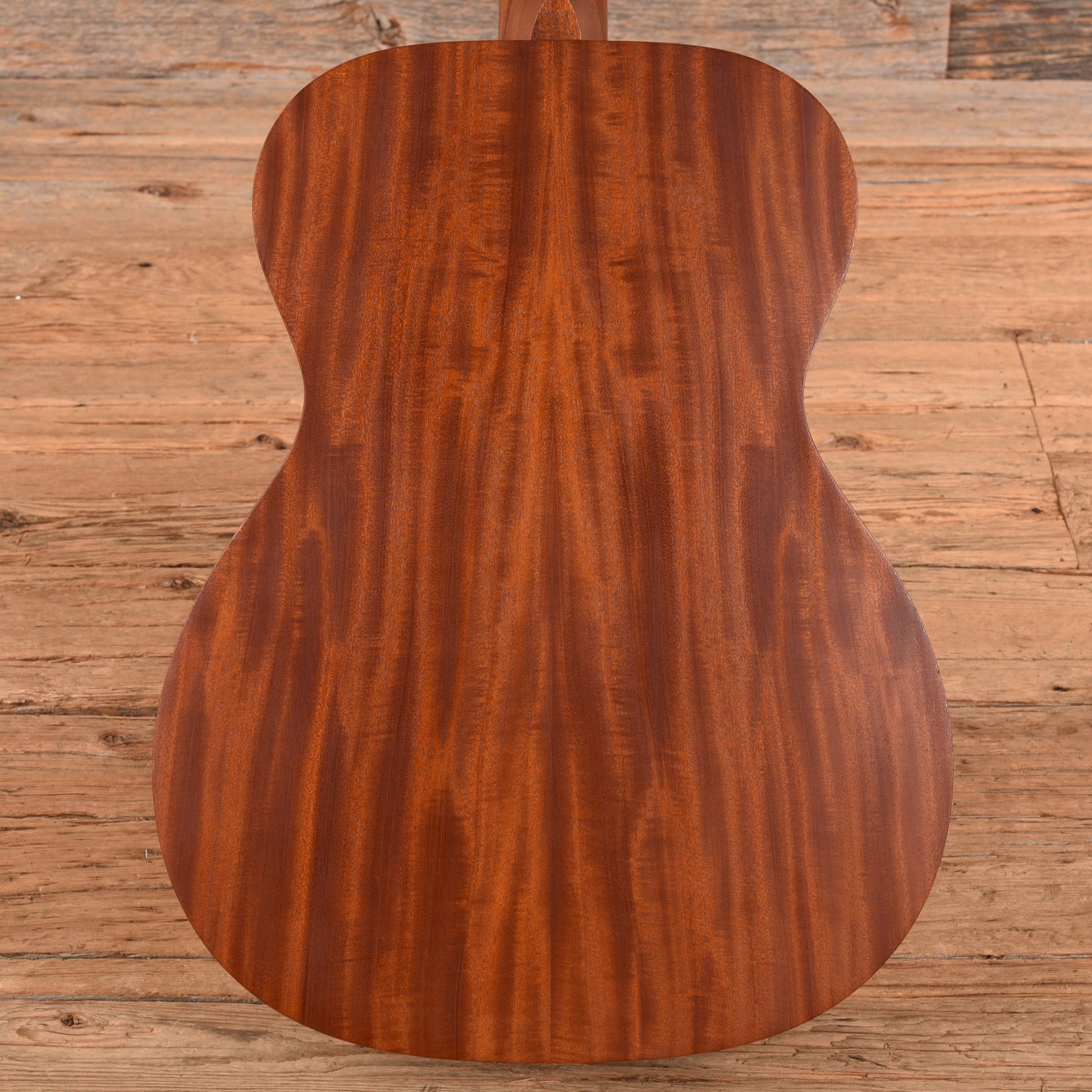 Martin 000-17 Whiskey Sunburst 2024 Acoustic Guitars