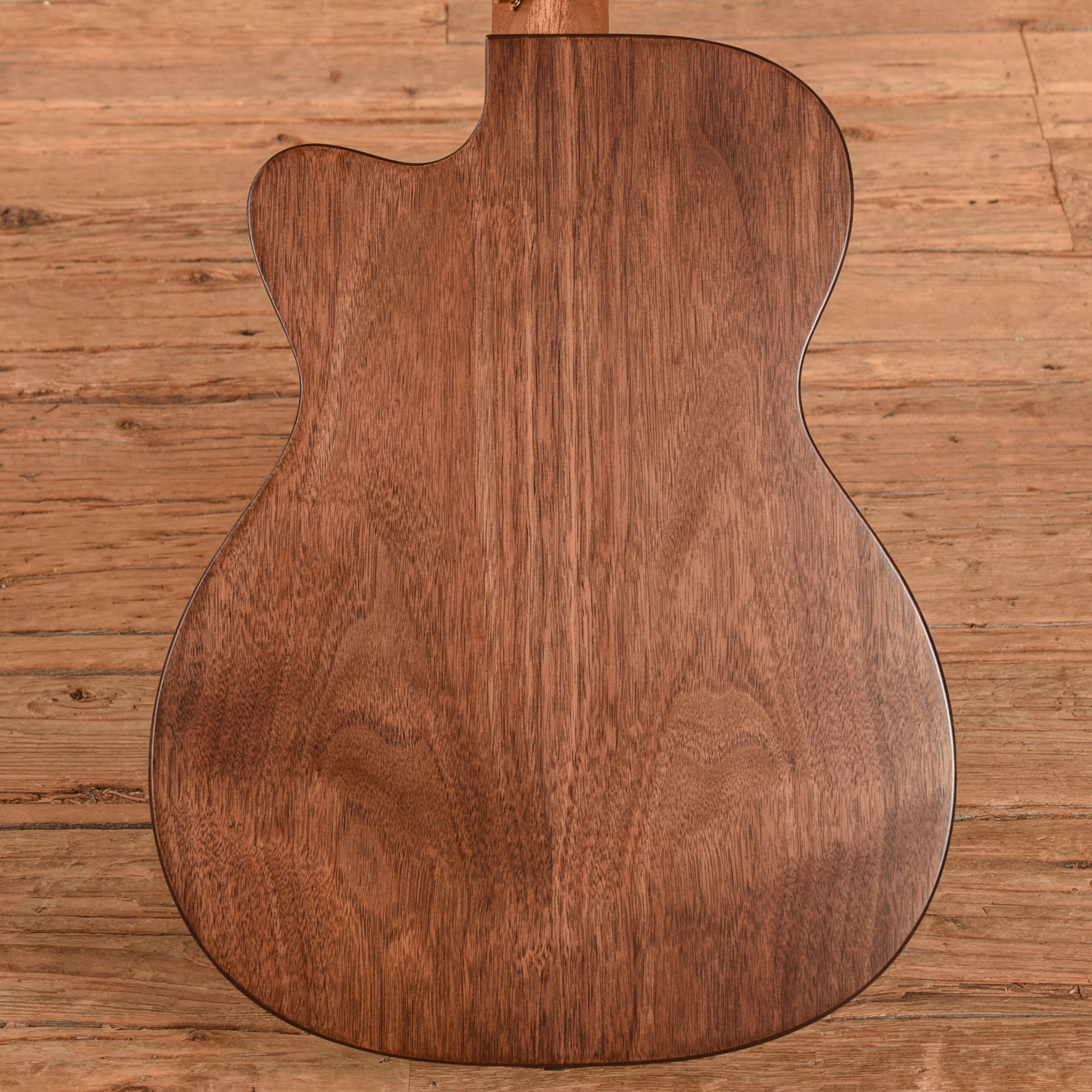 Martin 000C-Jr Walnut Burst 2026 Acoustic Guitars