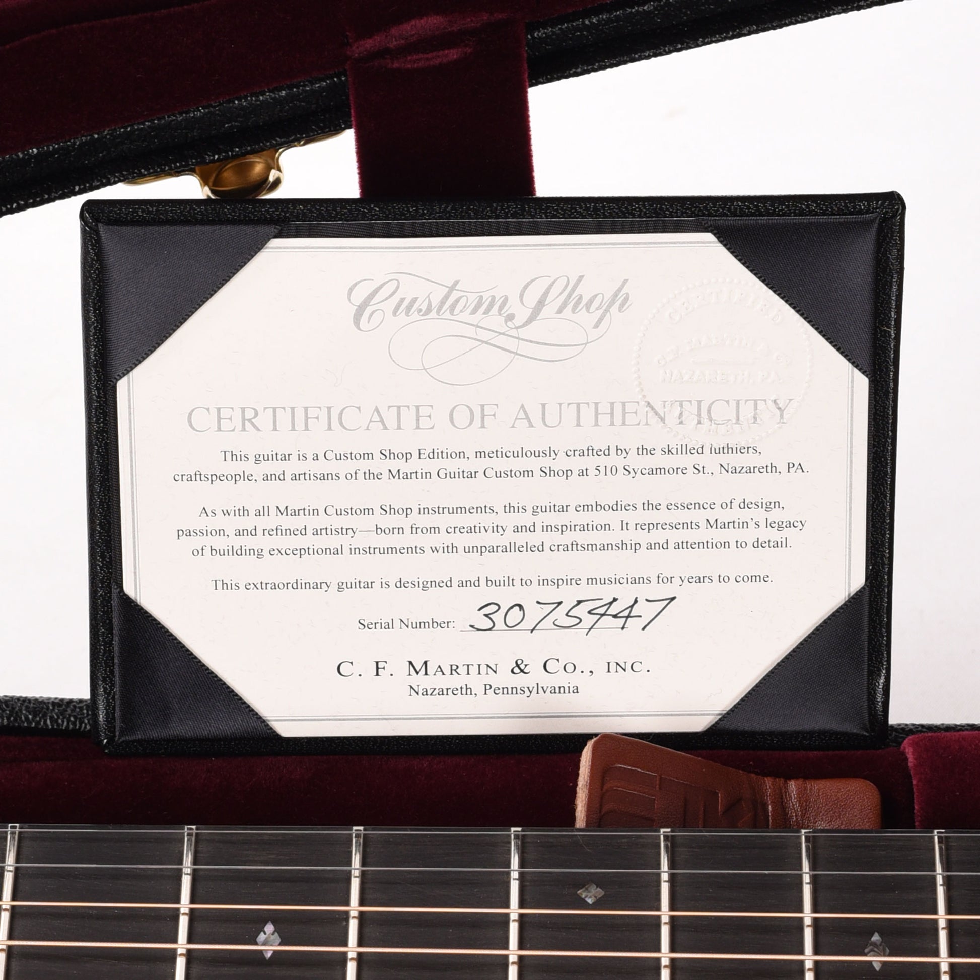 Martin Custom Shop M-18 Style Concert Bearclaw Sitka Spruce/Flamed Mahogany Acoustic Guitars