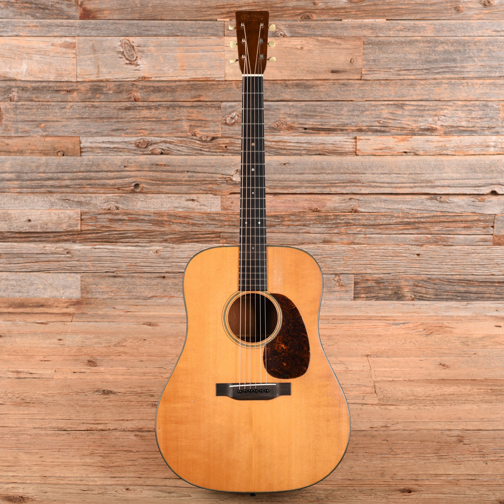 Martin D-18 Natural 1943 Acoustic Guitars