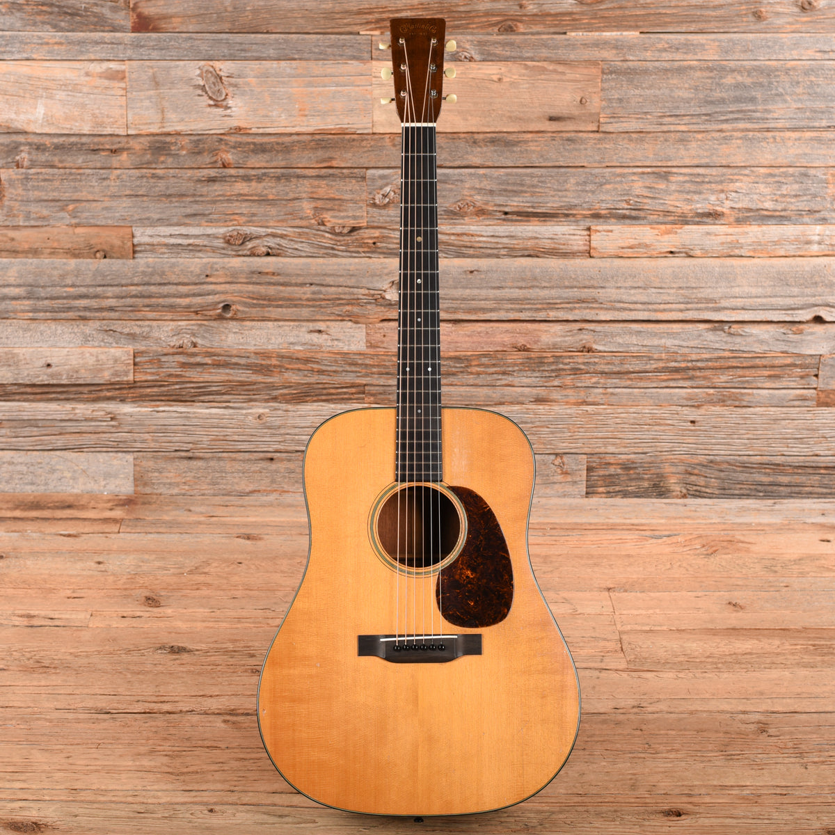 Martin D-18 Natural 1943 Acoustic Guitars