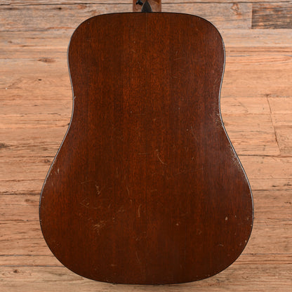 Martin D-18 Natural 1943 Acoustic Guitars