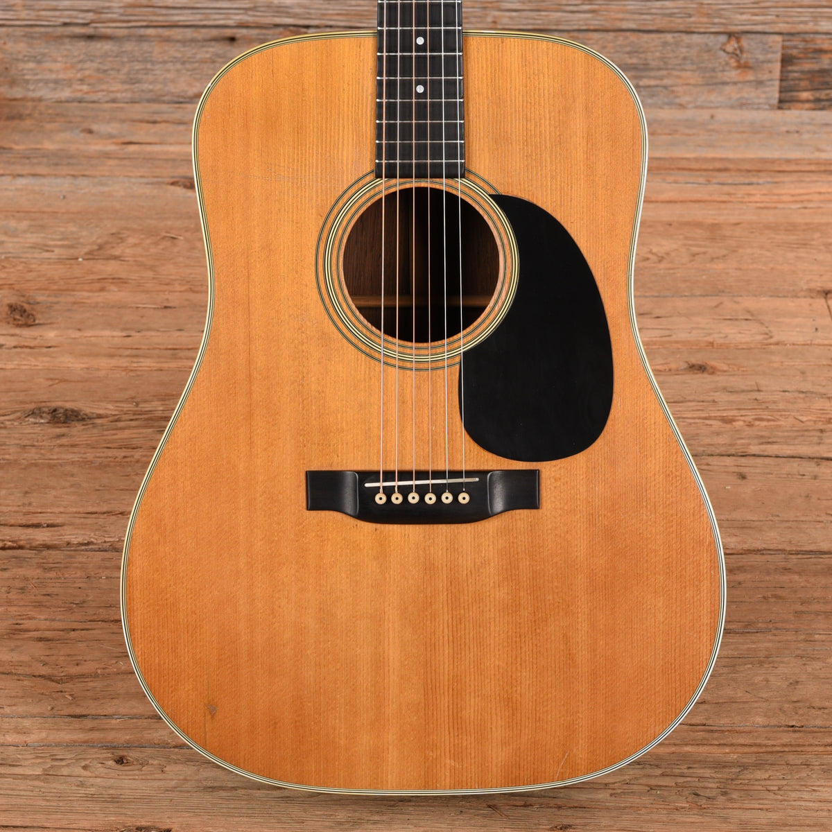 Martin D-28 Natural 1969 Acoustic Guitars
