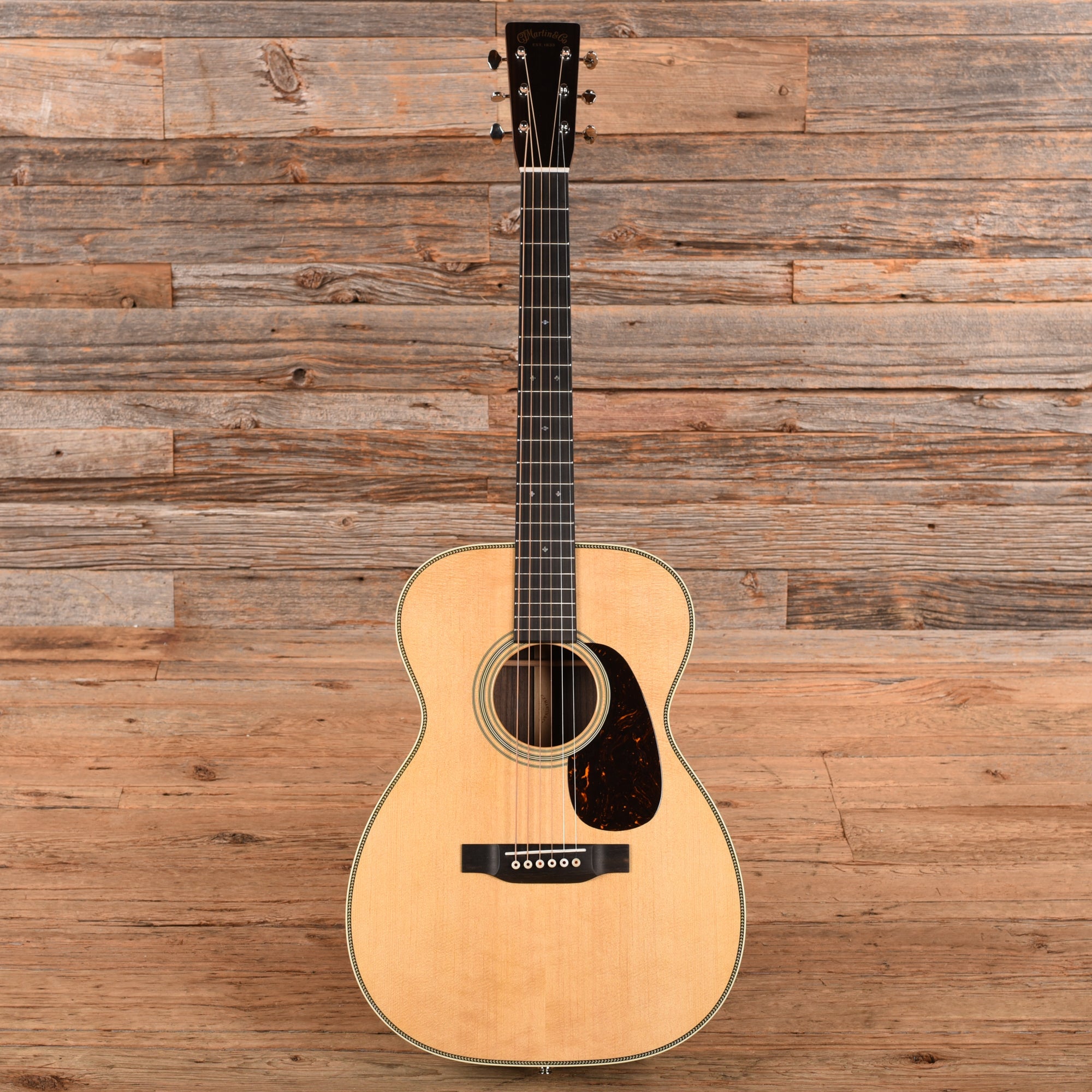 Martin Standard Series 00-28 Spruce/East Indian Rosewood Natural Acoustic Guitars
