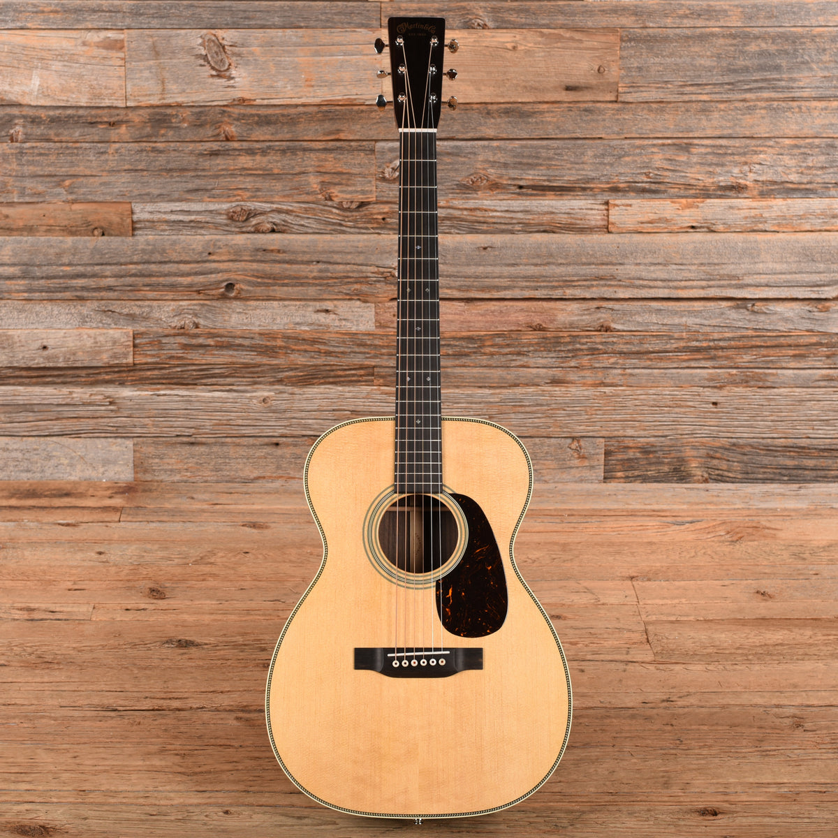 Martin Standard Series 00-28 Spruce/East Indian Rosewood Natural Acoustic Guitars