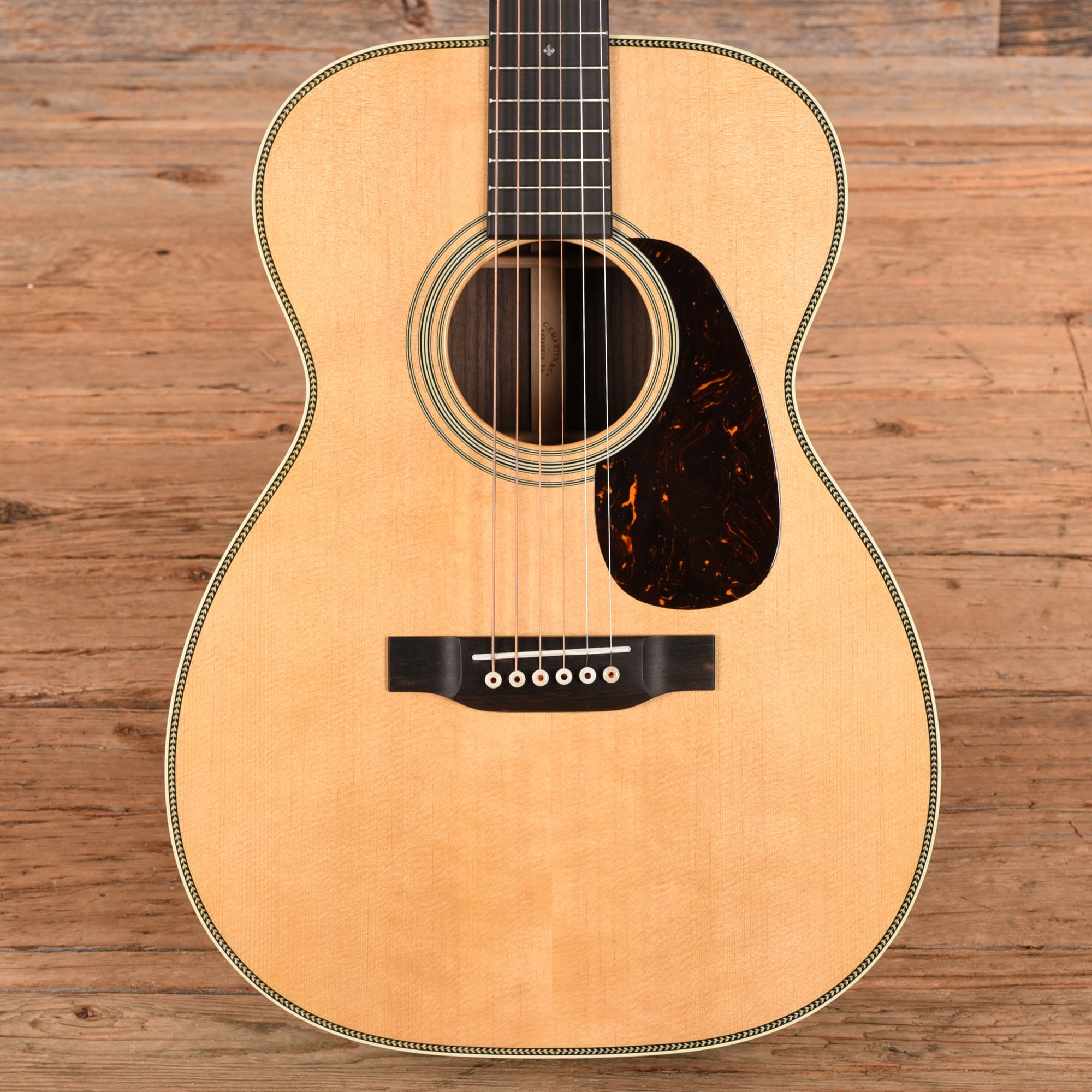 Martin Standard Series 00-28 Spruce/East Indian Rosewood Natural Acoustic Guitars