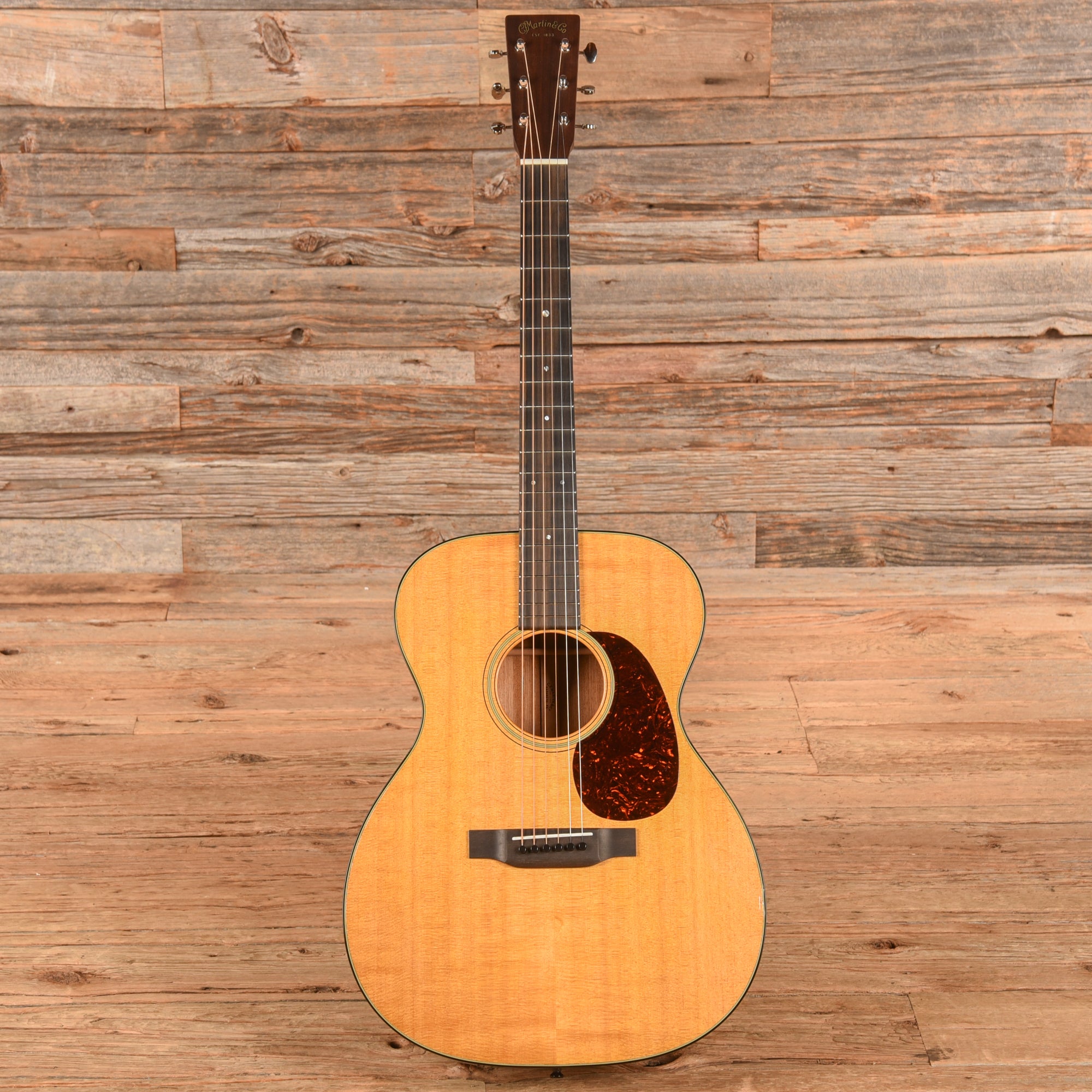 Martin Standard Series 000-18 Natural Acoustic Guitars