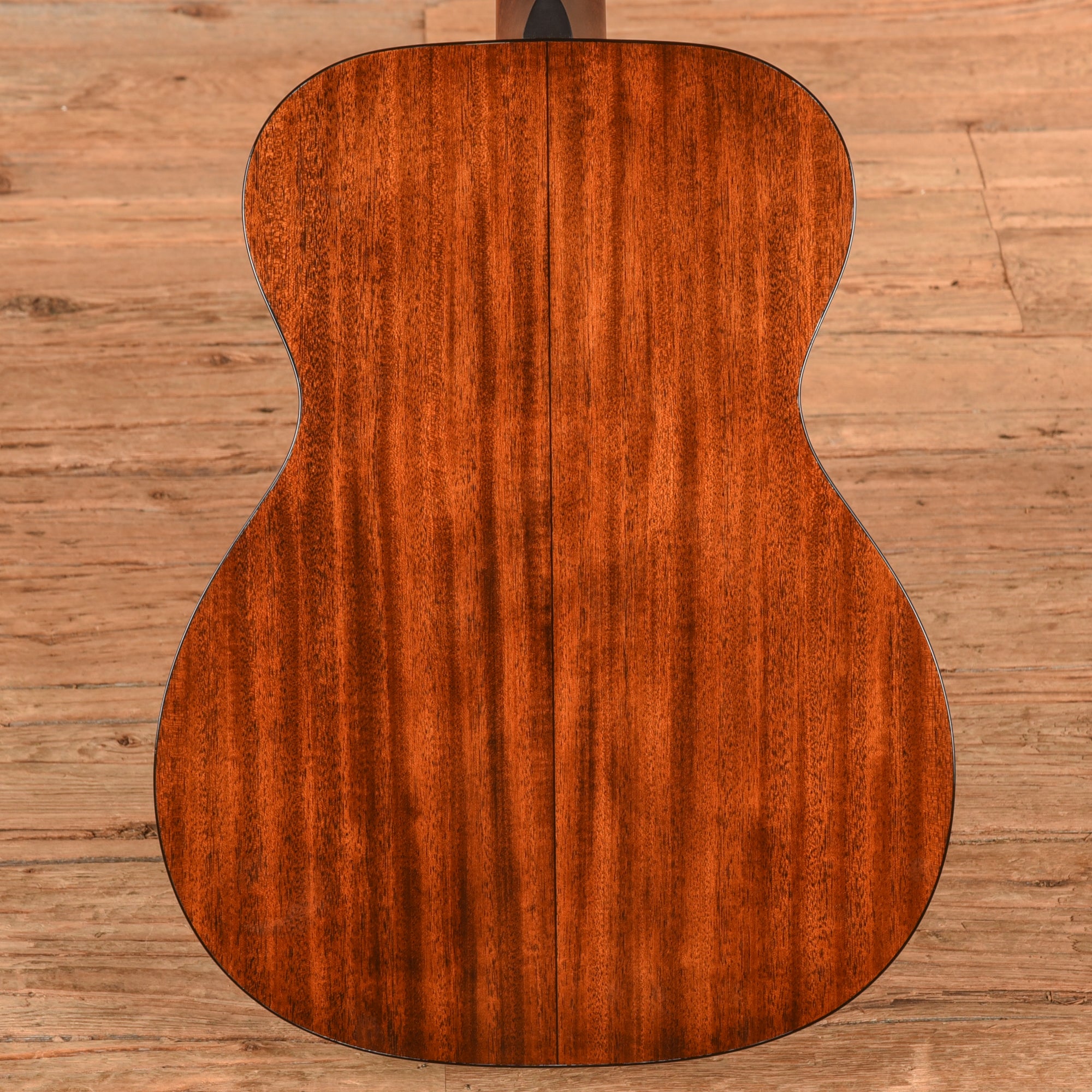 Martin Standard Series 000-18 Natural Acoustic Guitars