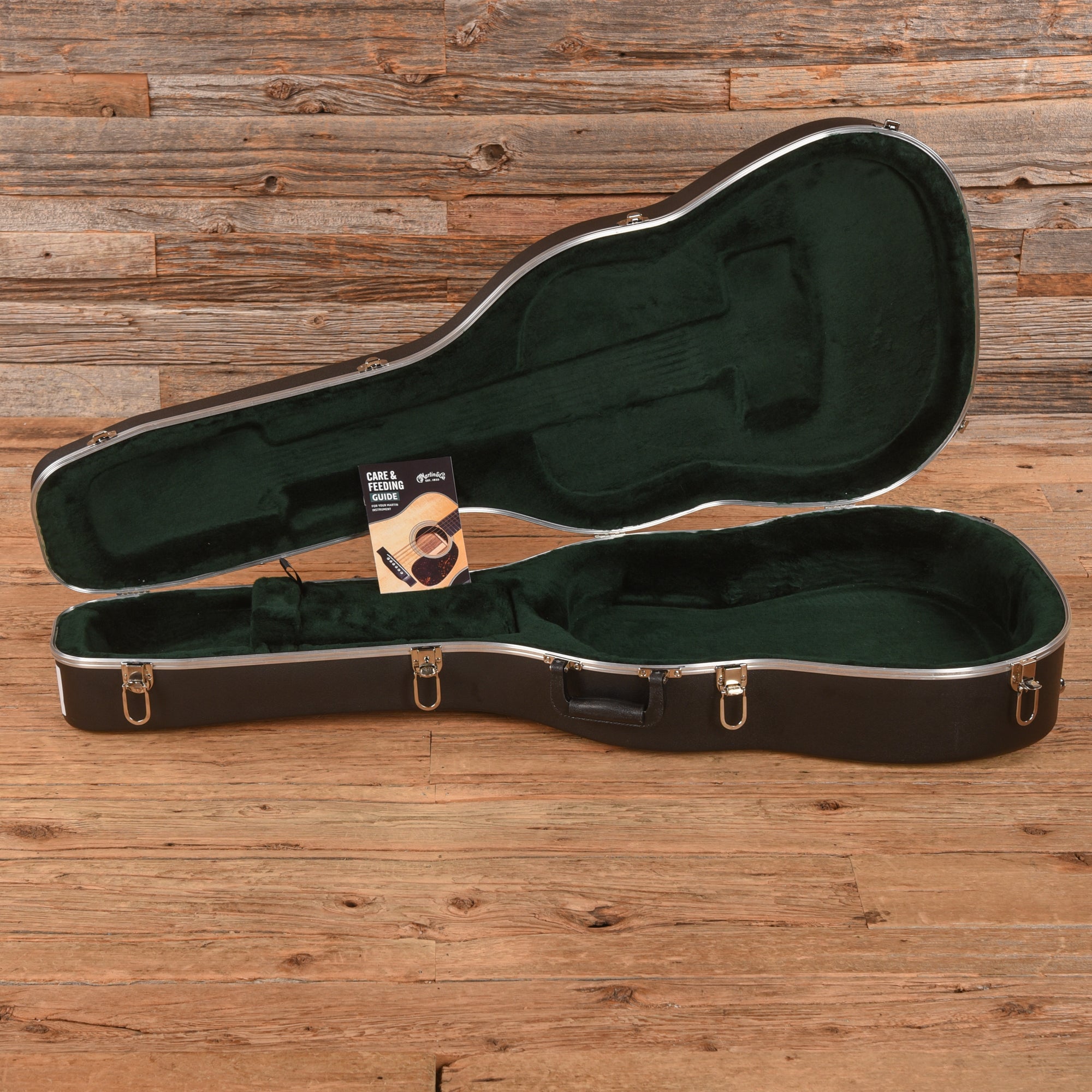 Martin Standard Series HD-28 Ambertone 2025 Acoustic Guitars