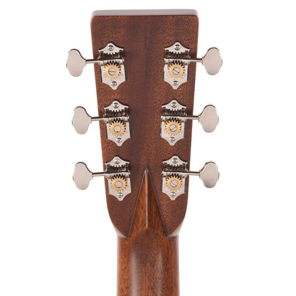 Martin Standard Series HD-28 Spruce/East Indian Rosewood Natural Acoustic Guitars