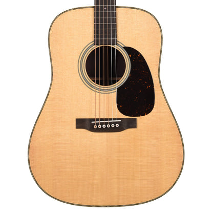 Martin Standard Series HD-28 Spruce/East Indian Rosewood Natural Acoustic Guitars