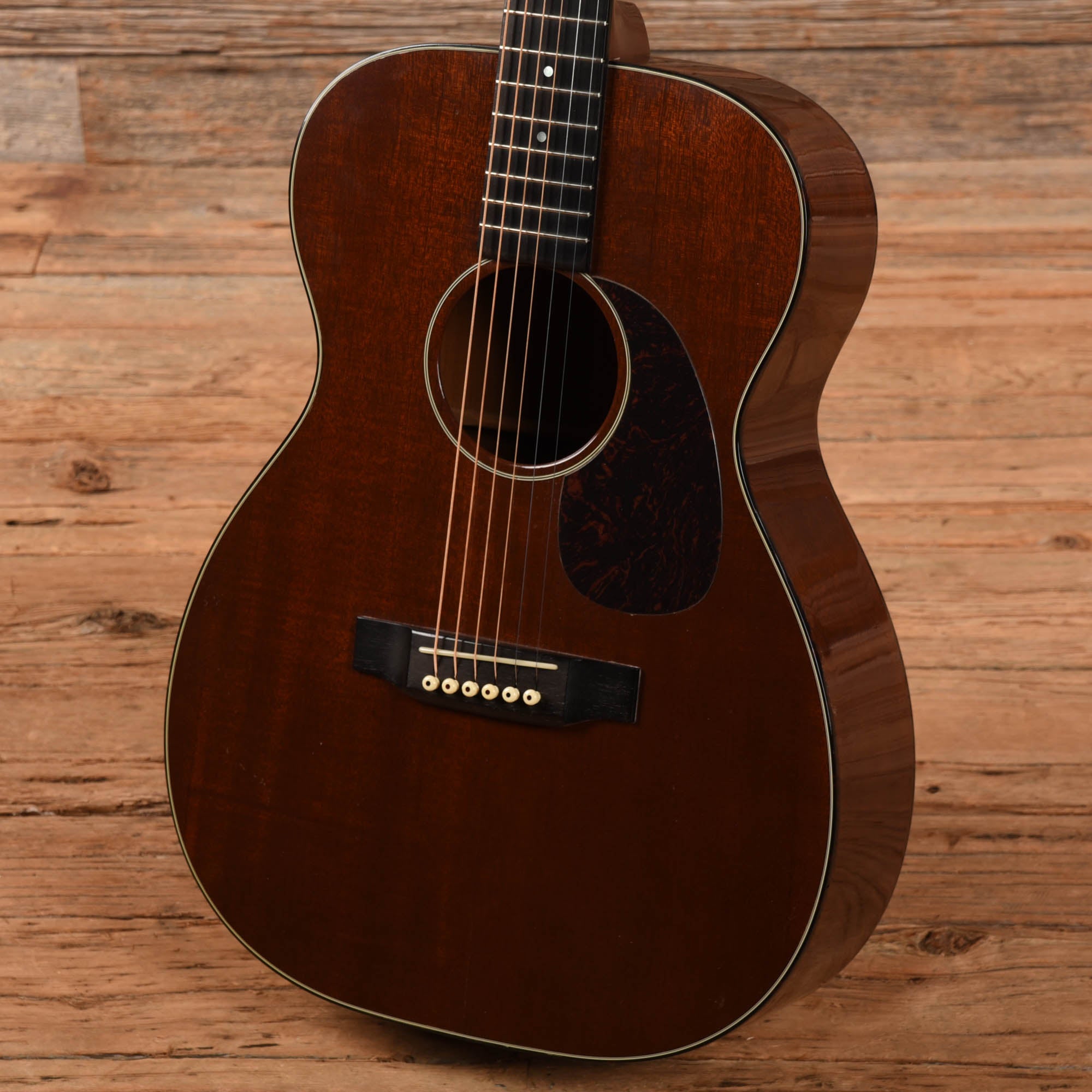 Martin 00-17 Natural Acoustic Guitars / OM and Auditorium