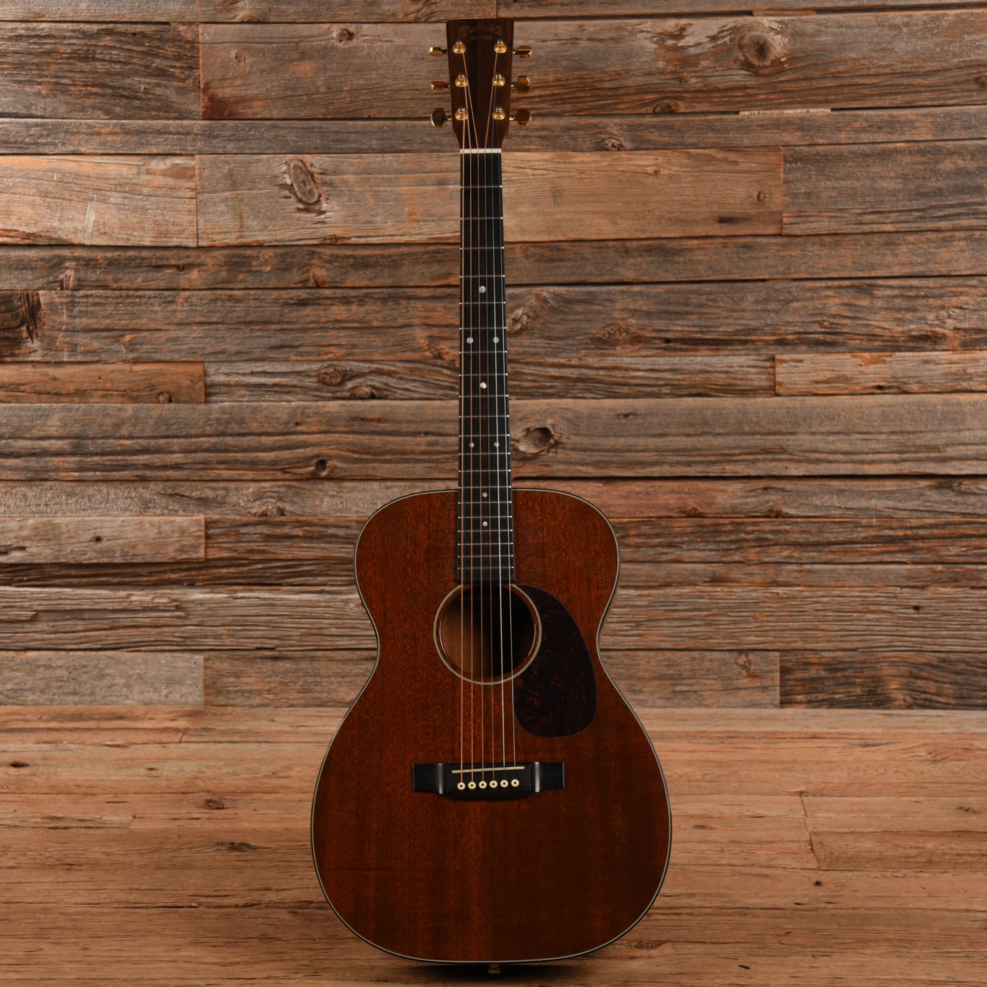 Martin 00-17 Natural Acoustic Guitars / OM and Auditorium