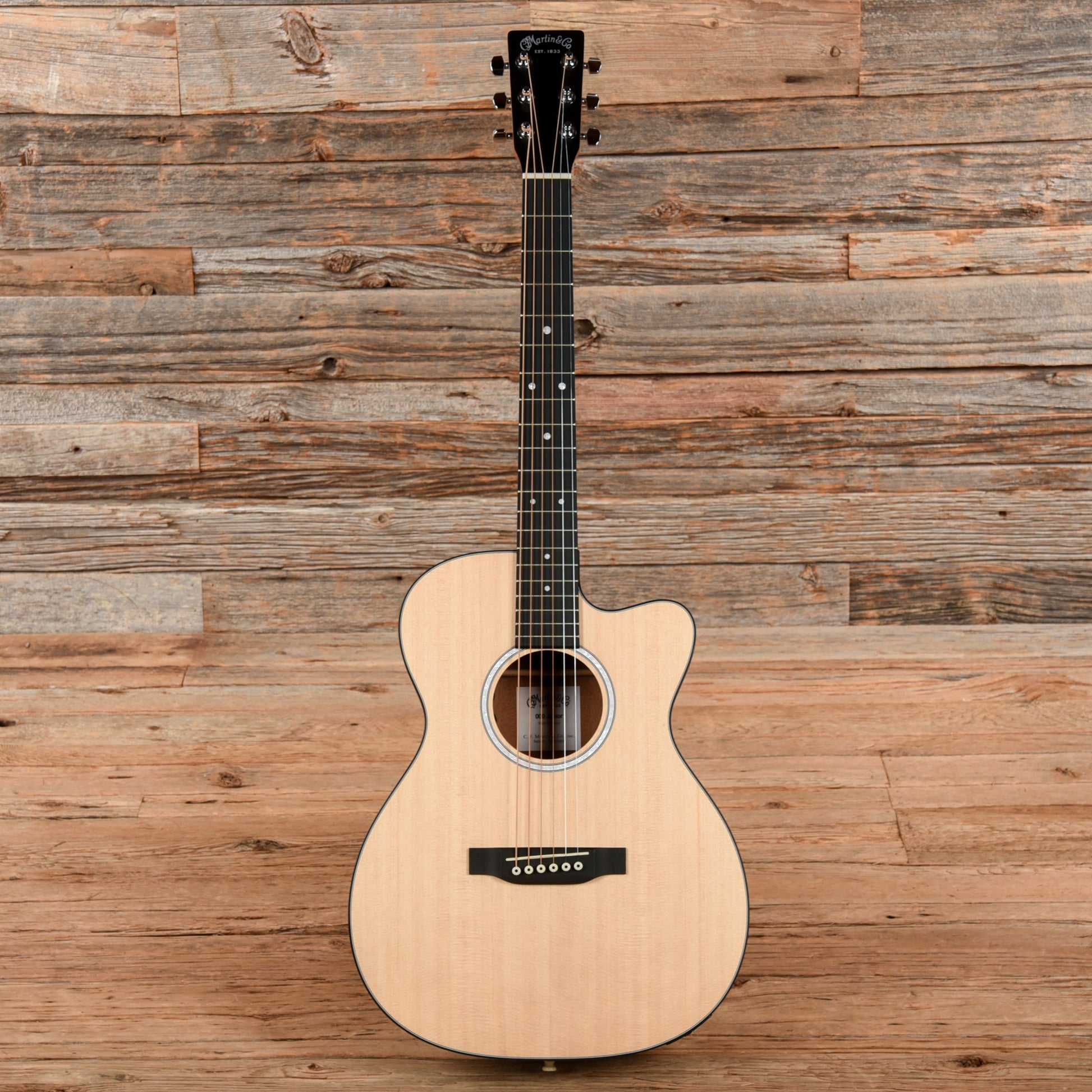 Martin 000JR-10E Natural Acoustic Guitars / OM and Auditorium