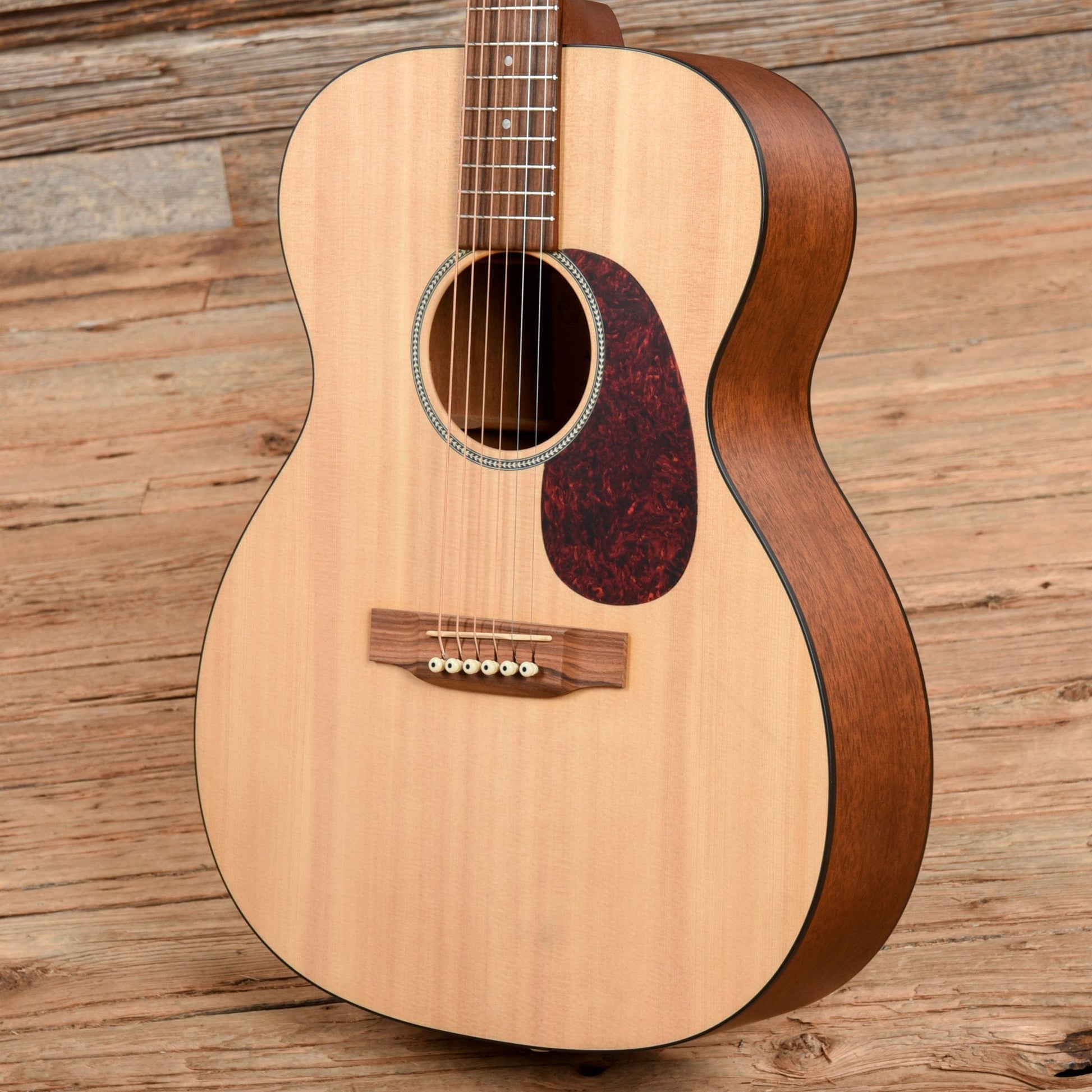 Martin 000M Natural Acoustic Guitars / OM and Auditorium