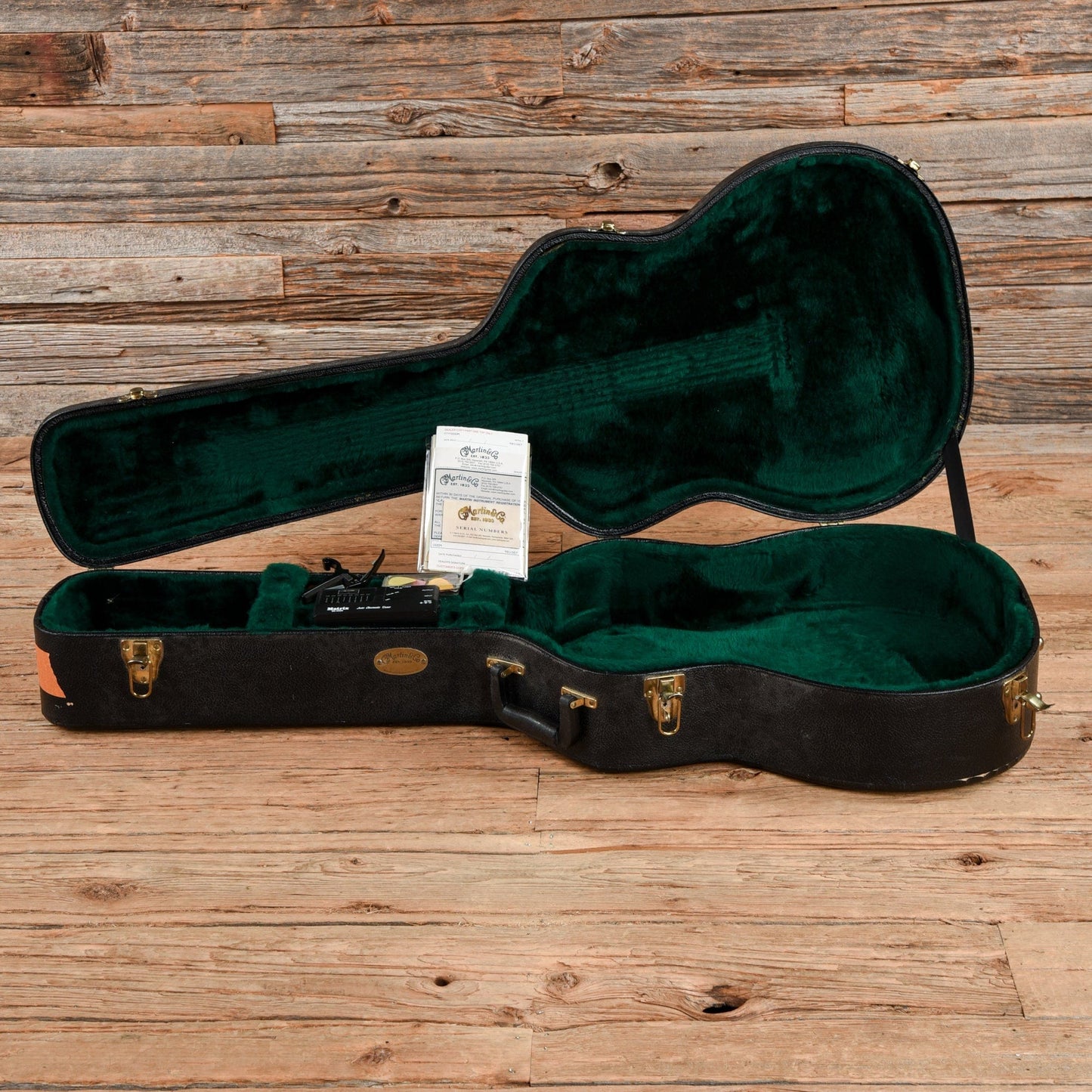 Martin 000M Natural Acoustic Guitars / OM and Auditorium