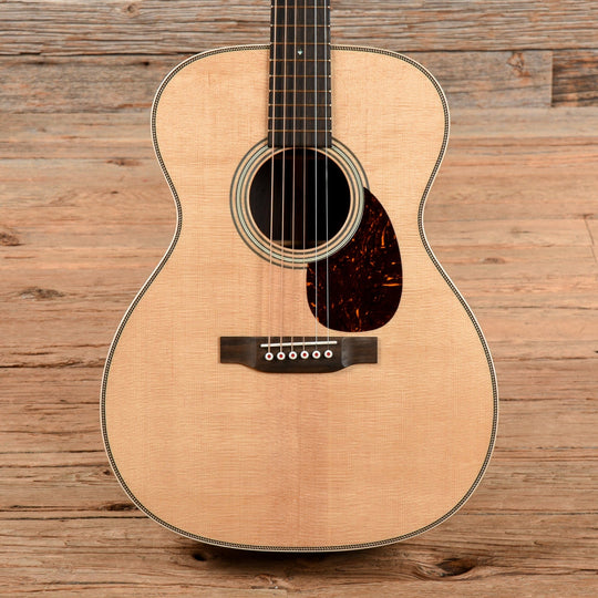 Martin OM-28 Modern Deluxe Acoustic Guitars / OM and Auditorium