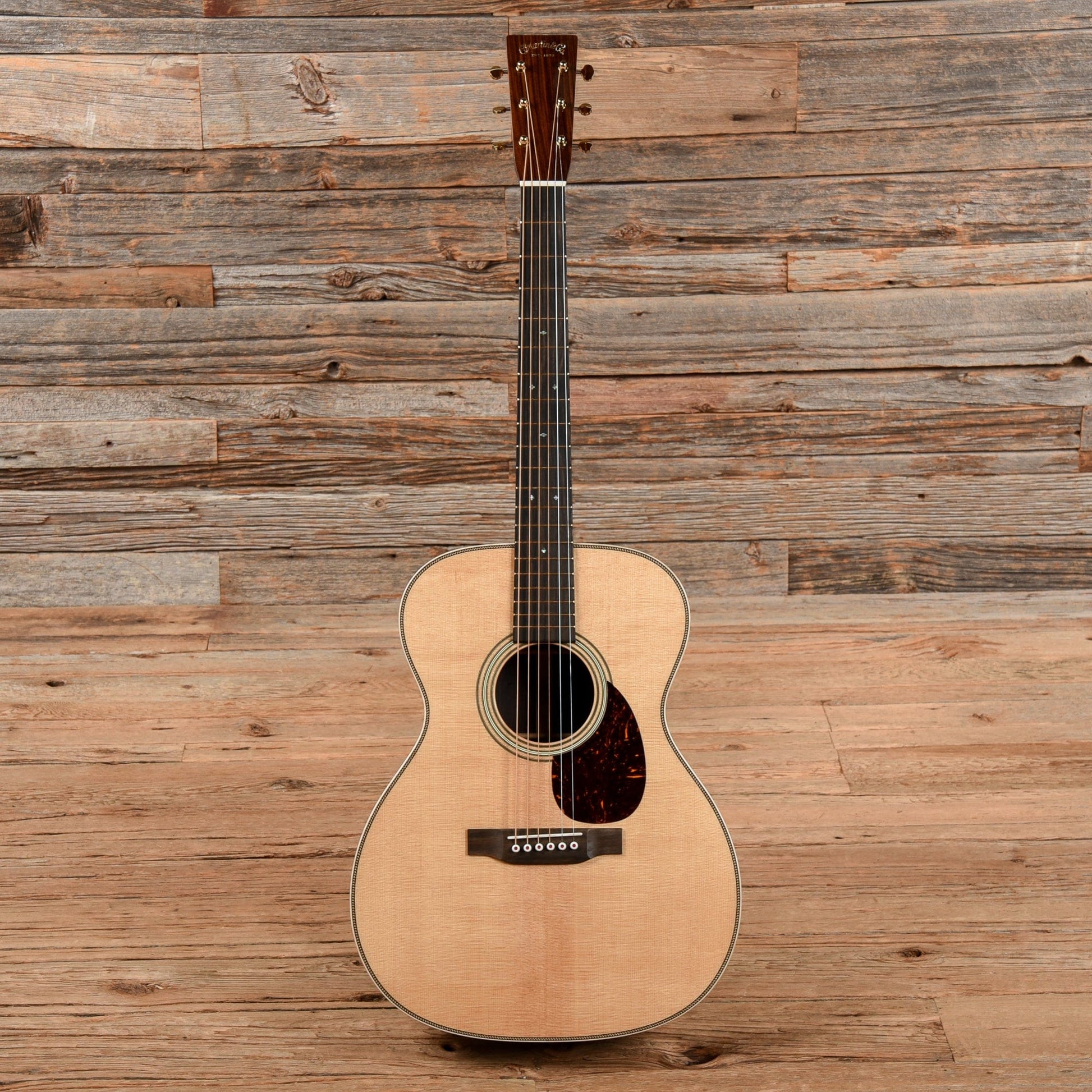 Martin OM-28 Modern Deluxe Acoustic Guitars / OM and Auditorium