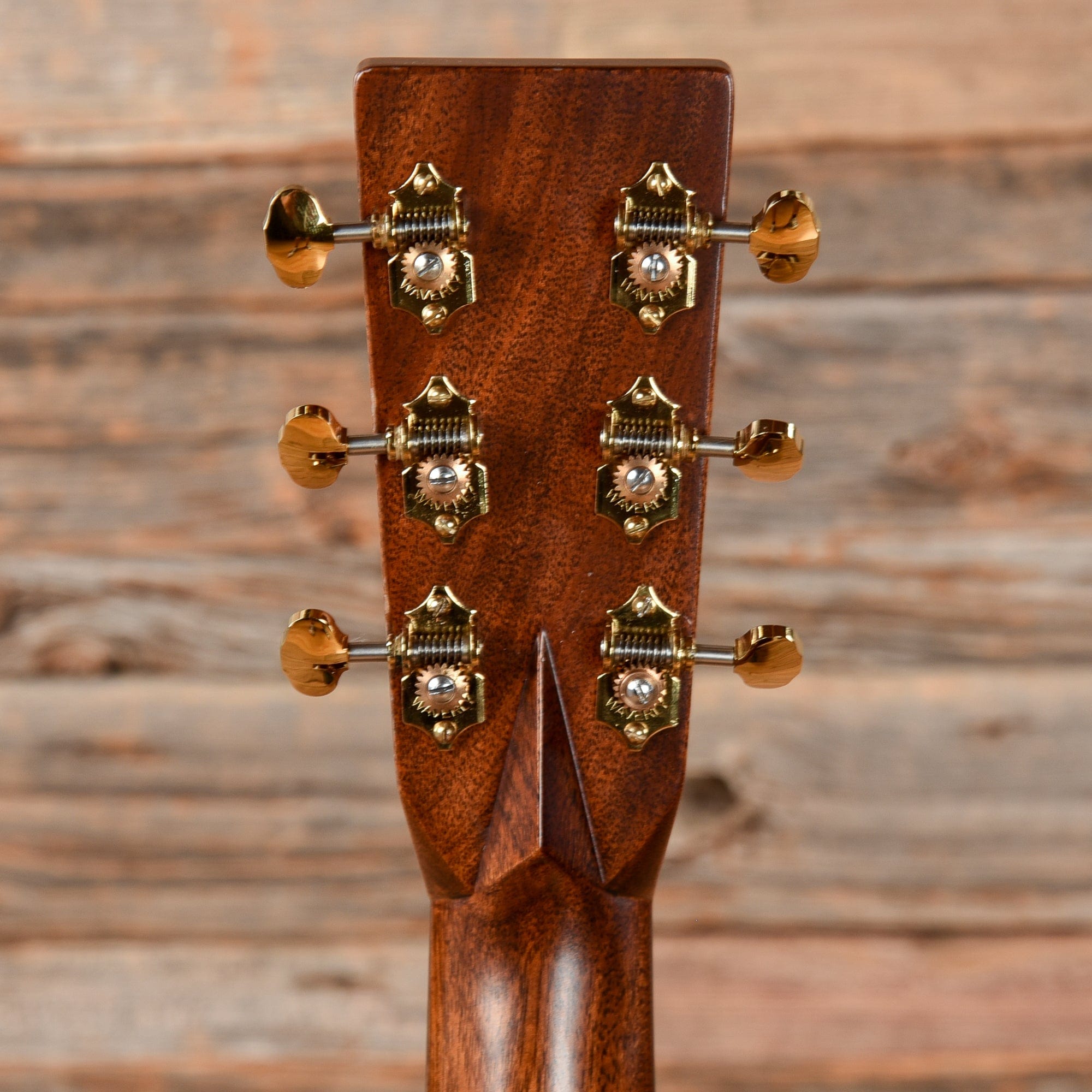 Martin OM-28 Modern Deluxe Acoustic Guitars / OM and Auditorium