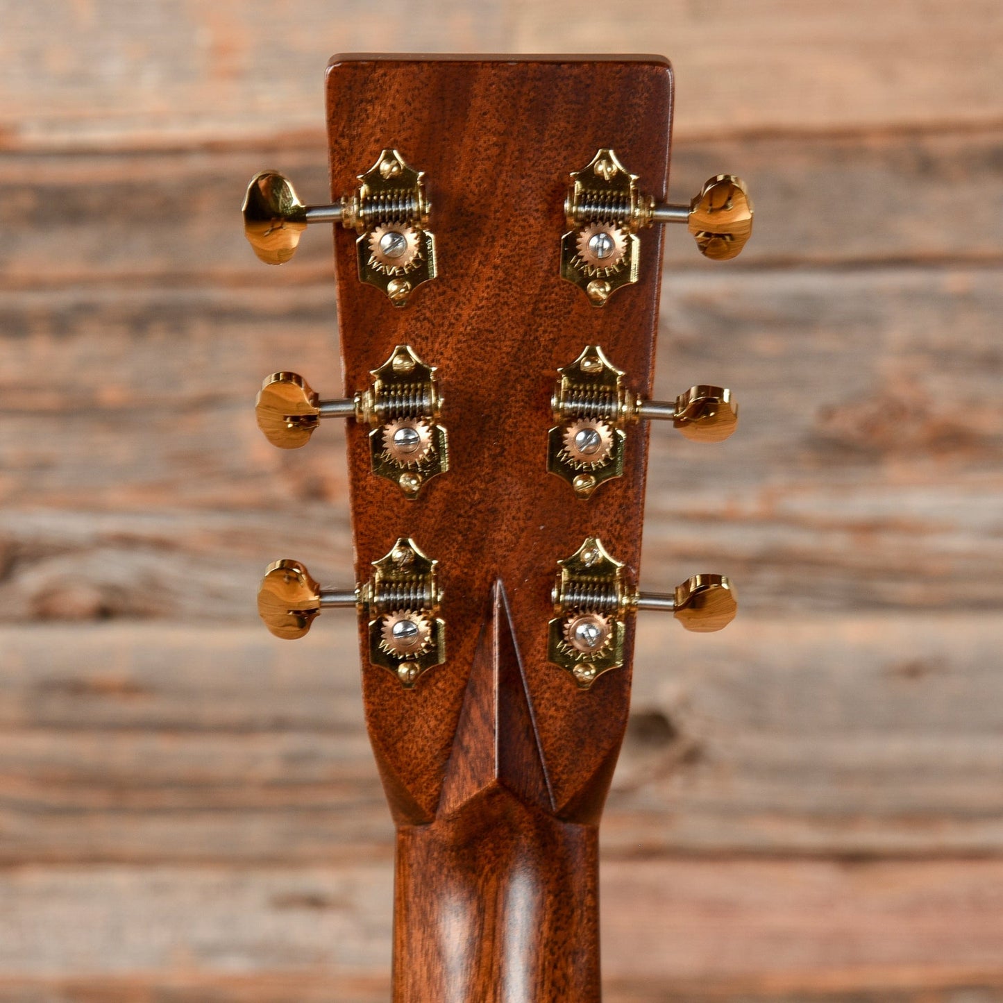 Martin OM-28 Modern Deluxe Acoustic Guitars / OM and Auditorium