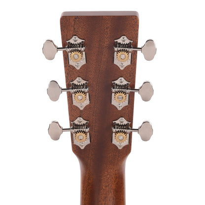 Martin Standard Series 00-18 Spruce/Mahogany Natural Acoustic Guitars / OM and Auditorium