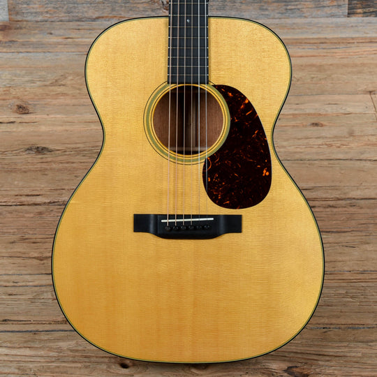 Martin Standard Series 000-18 Natural 2018 Acoustic Guitars / OM and Auditorium