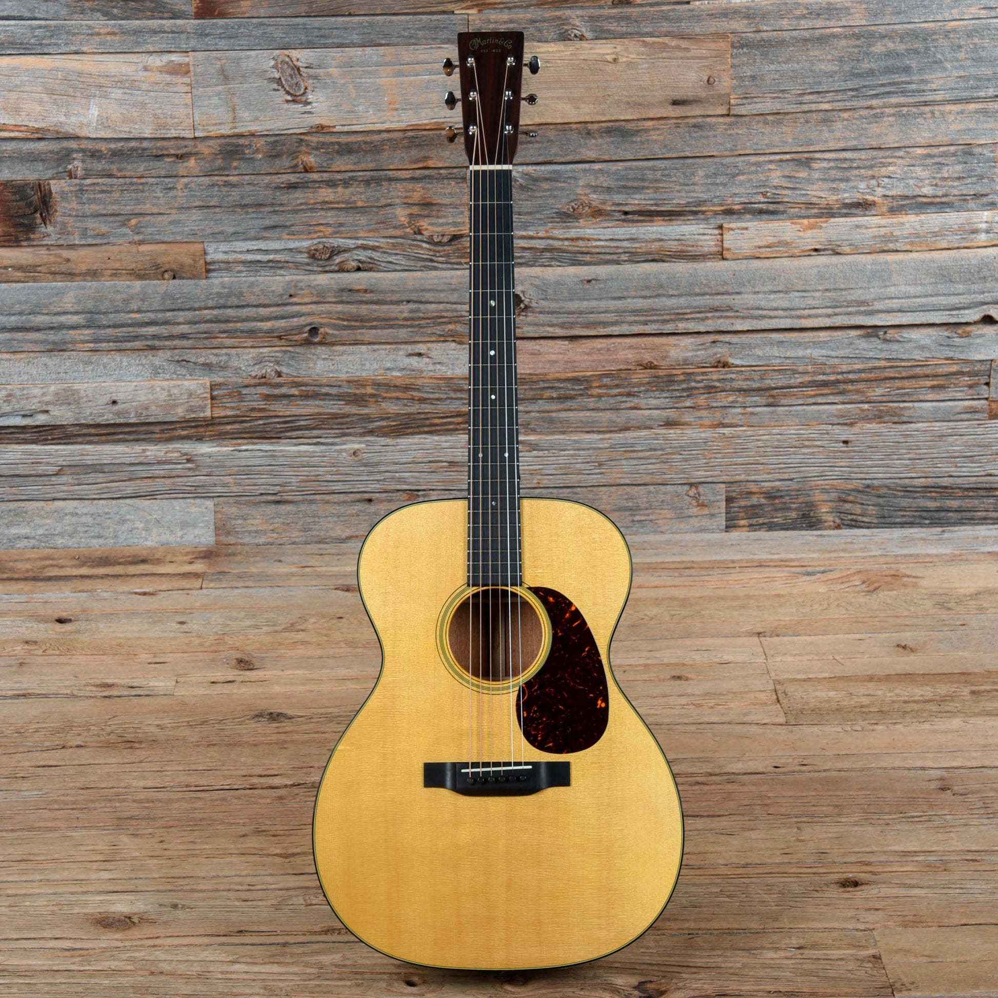 Martin Standard Series 000-18 Natural 2018 Acoustic Guitars / OM and Auditorium