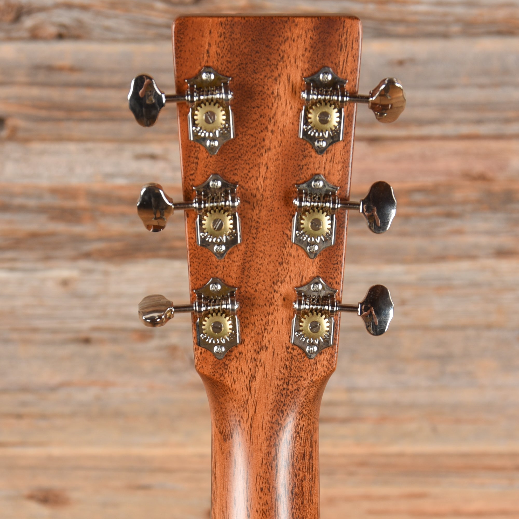 Martin Standard Series 000-18 Natural Acoustic Guitars / OM and Auditorium