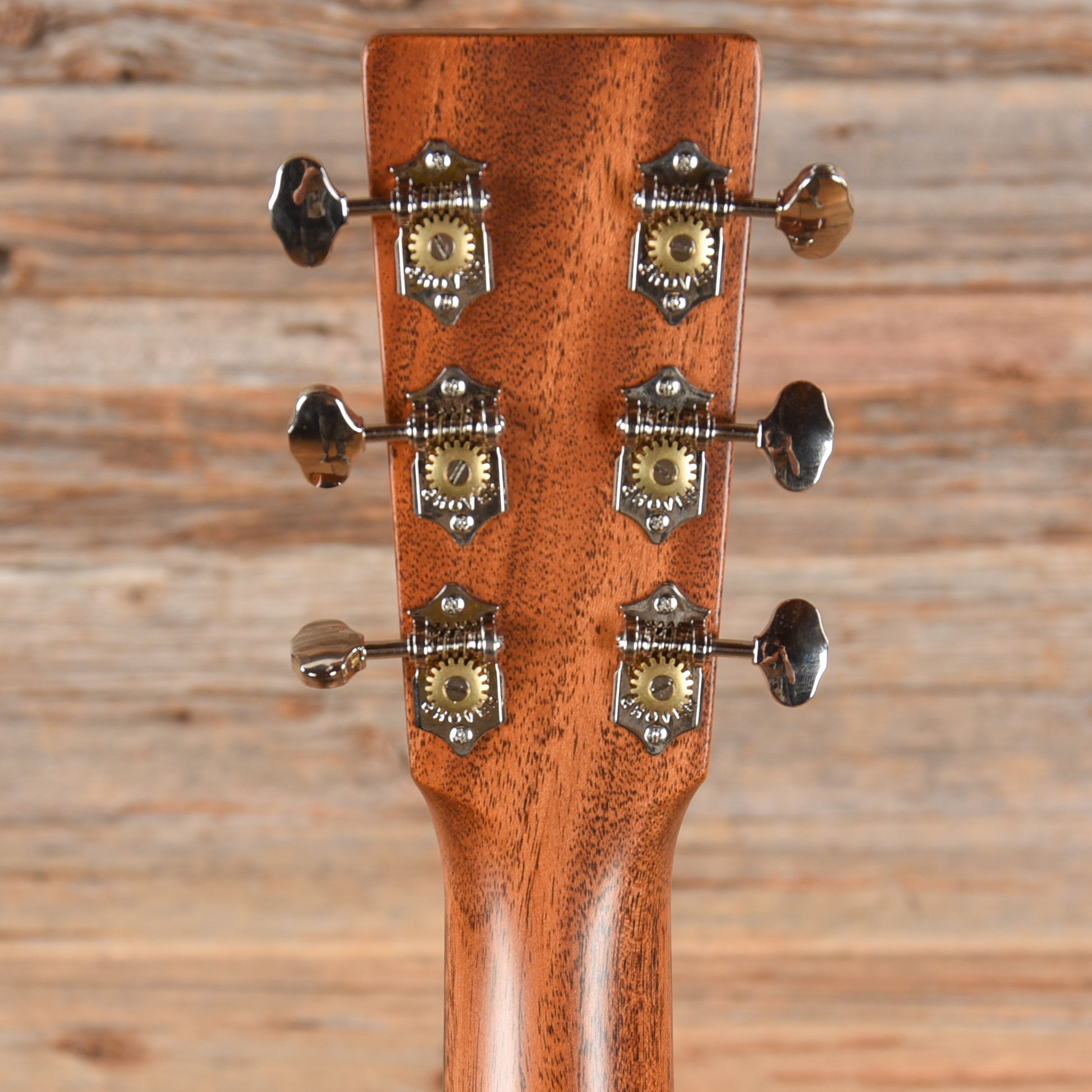 Martin Standard Series 000-18 Natural Acoustic Guitars / OM and Auditorium
