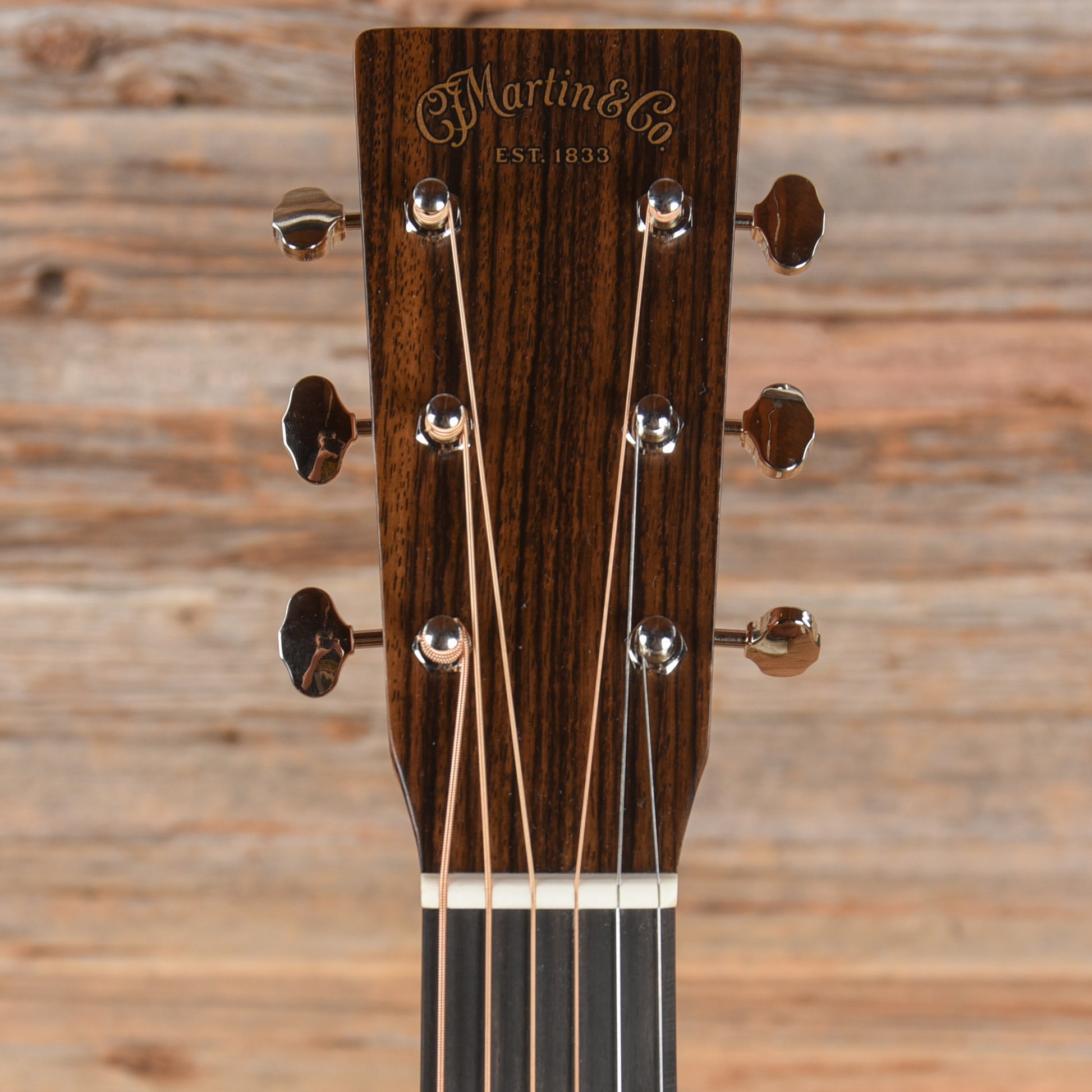 Martin Standard Series 000-18 Natural Acoustic Guitars / OM and Auditorium
