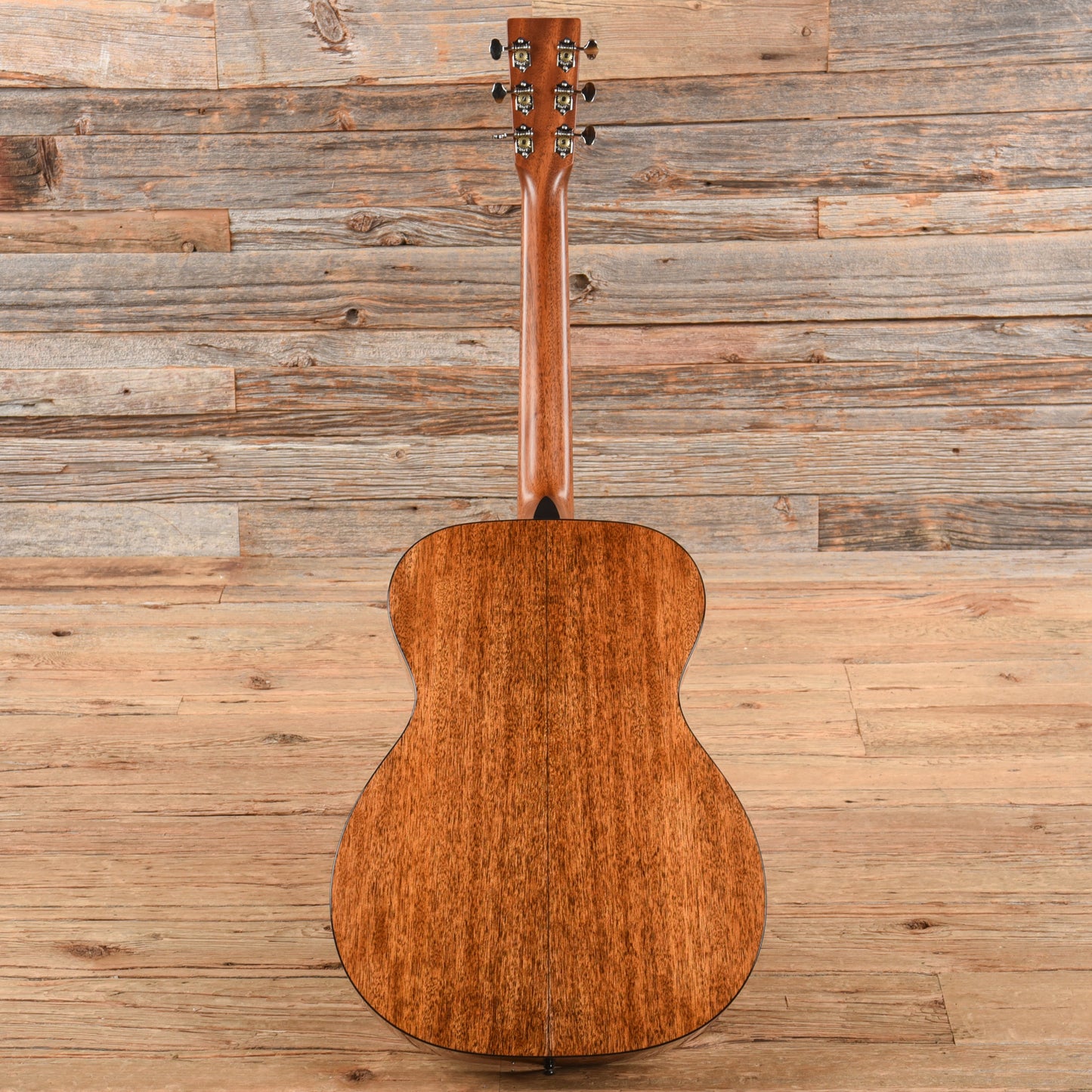 Martin Standard Series 000-18 Natural Acoustic Guitars / OM and Auditorium